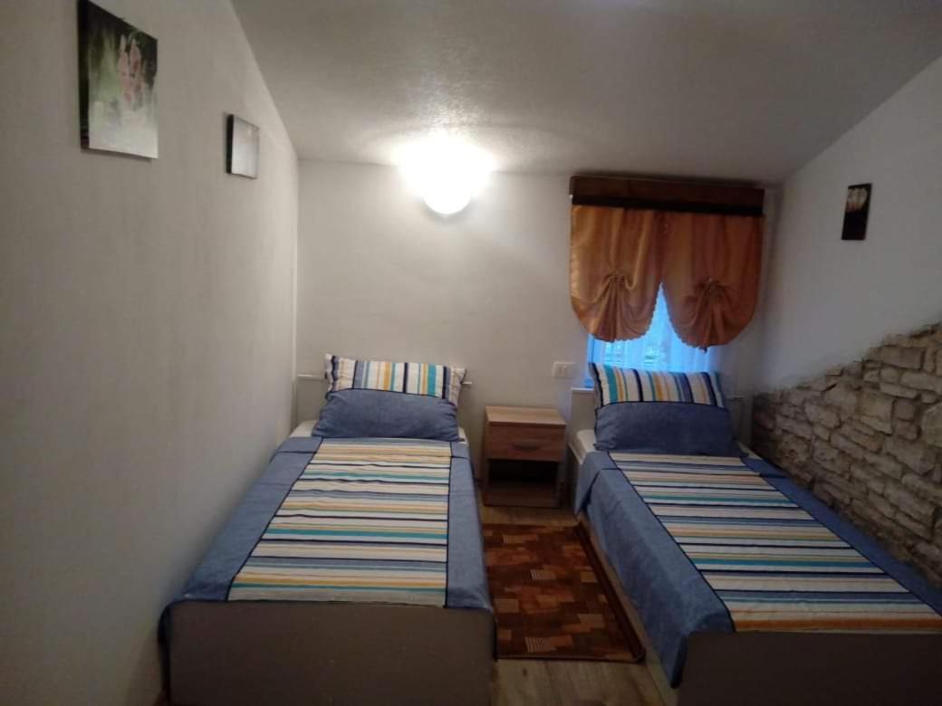 Apartment - Split Level photo 3