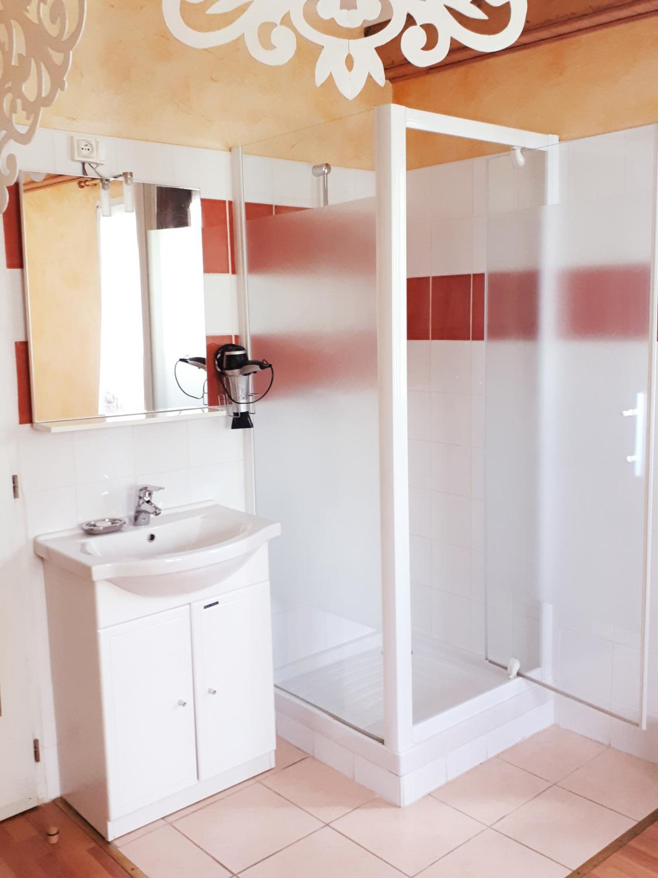 Double Room with Private Bathroom photo 2