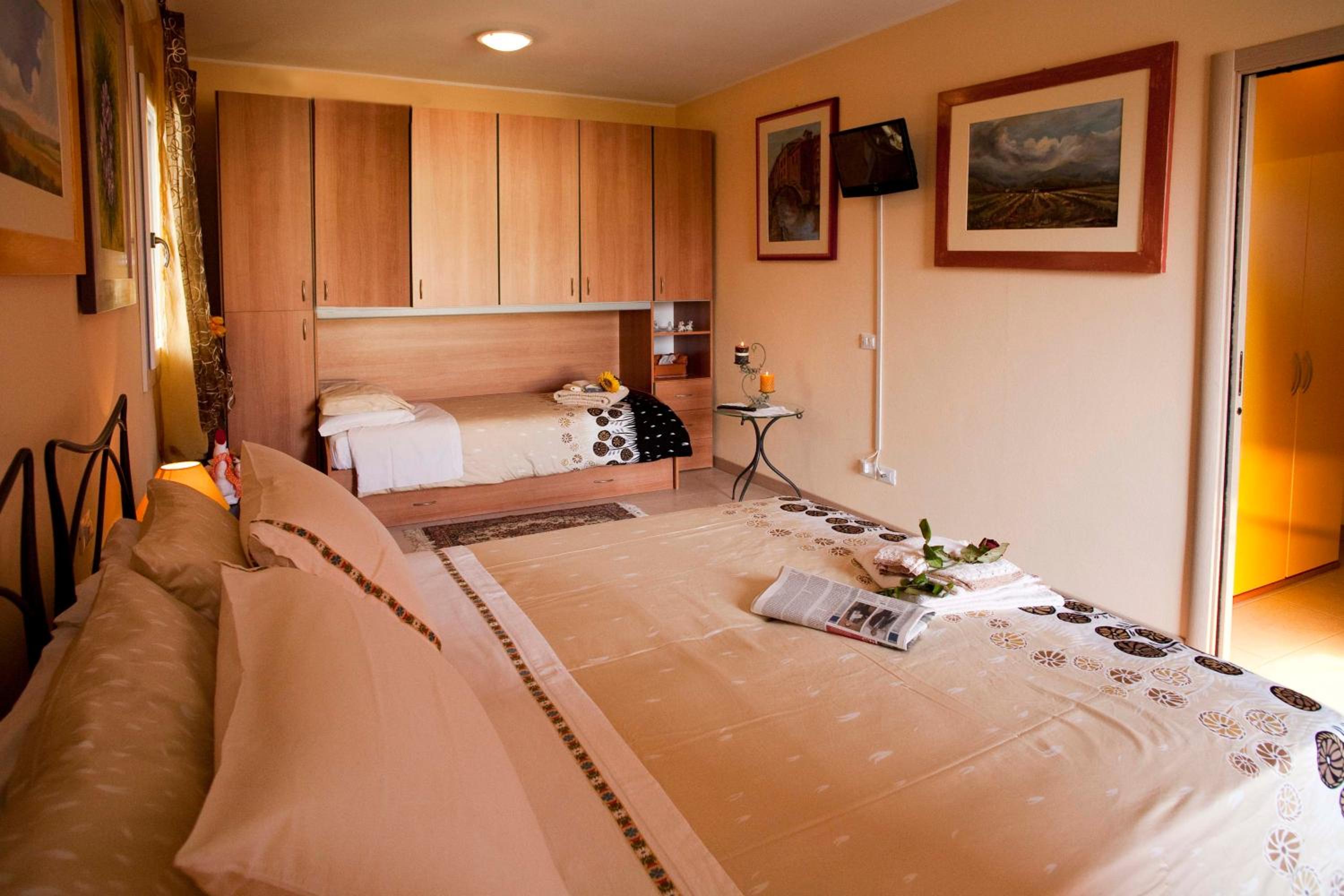One-Bedroom Apartment (4 Adults) - Photo 4