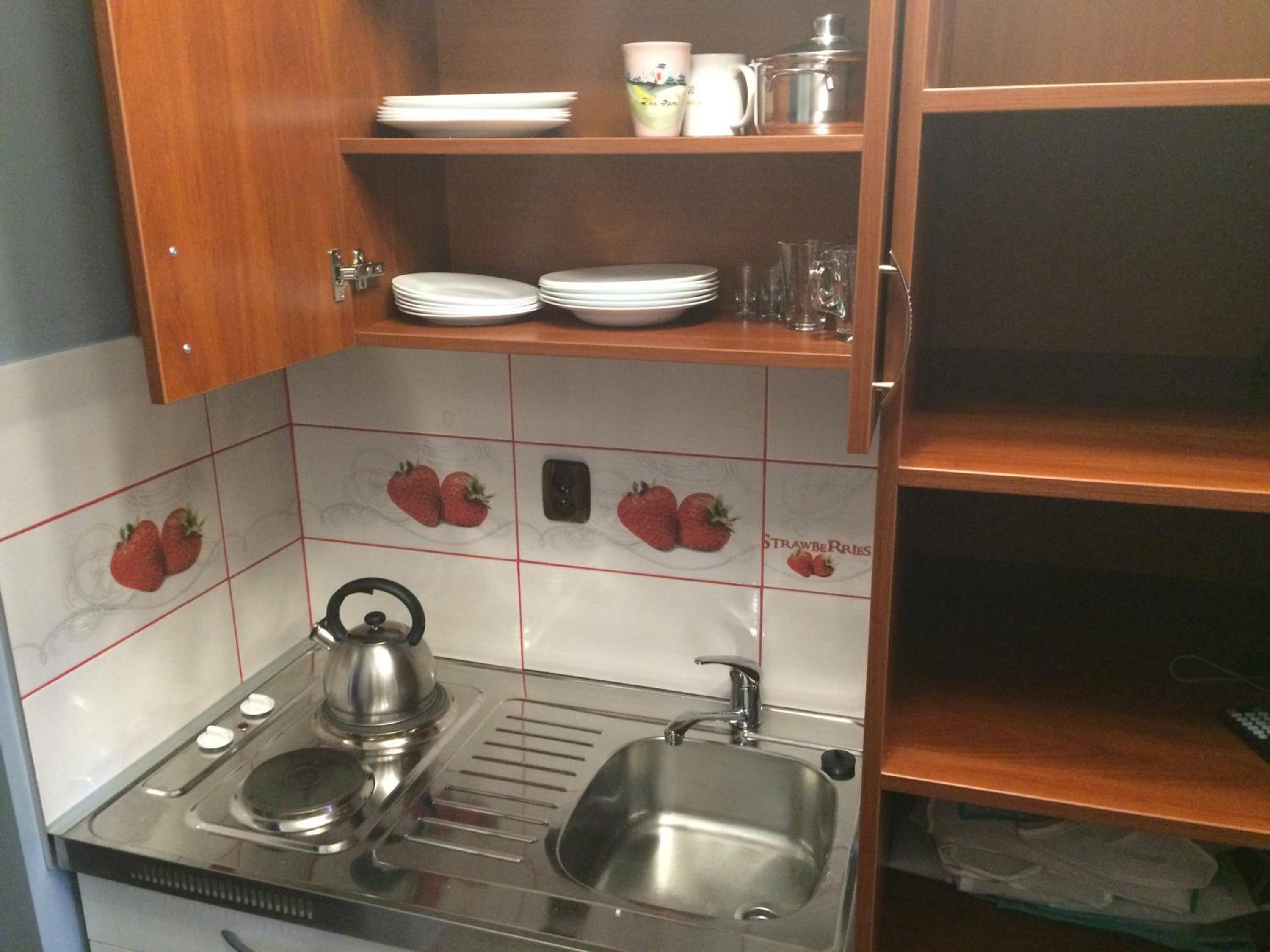 Quadruple Room with Bathroom - Photo 1