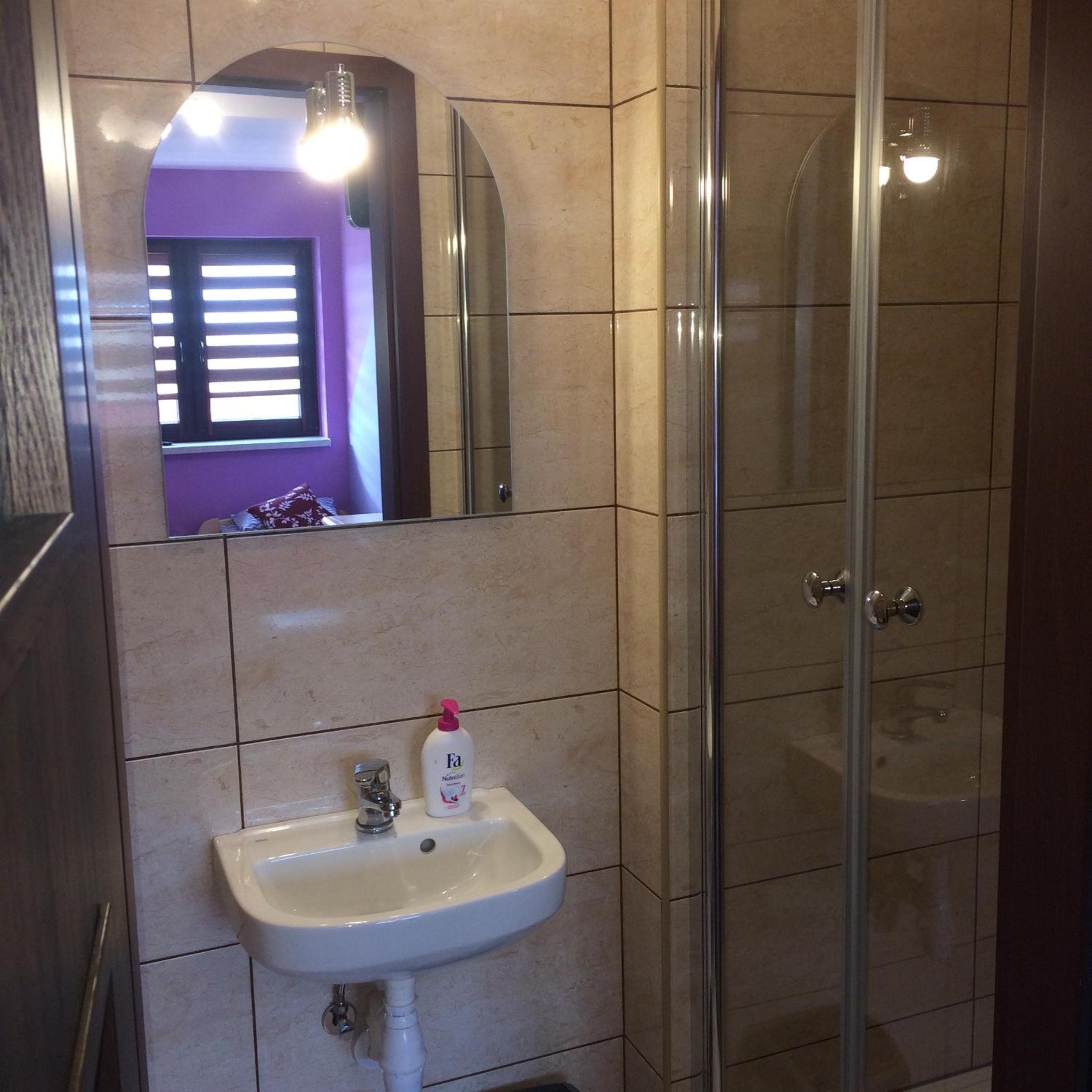 Double Room with Private Bathroom - Photo 5