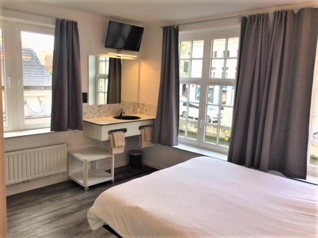Comfort Double Room with Canal View - Photo 15