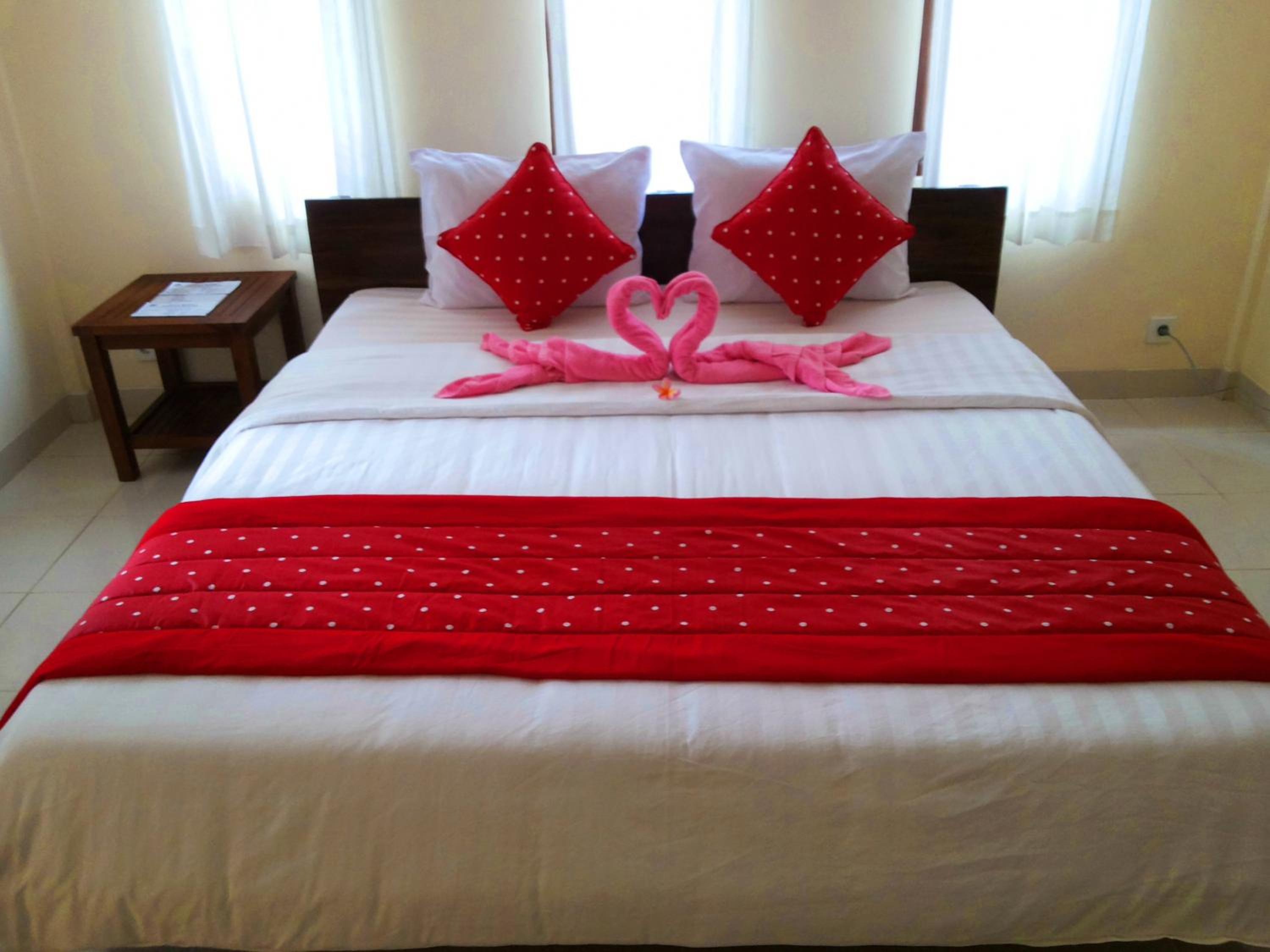 Standard Double or Twin Room - Photo 8