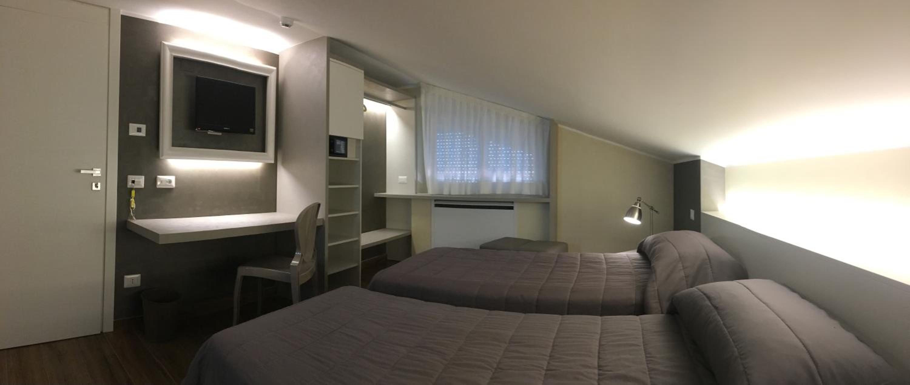 Superior Double or Twin Room - Photo 3