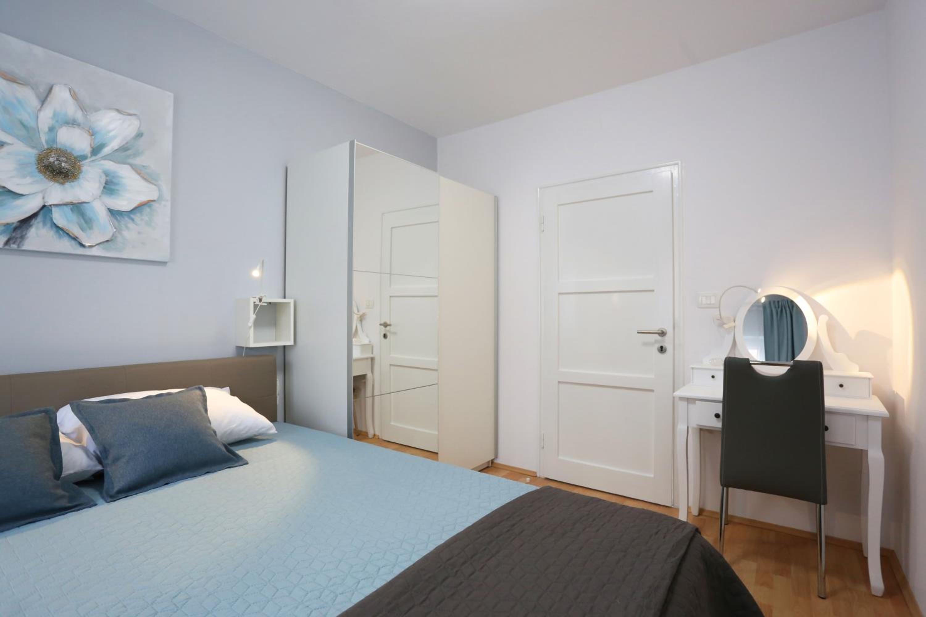 Two-Bedroom Apartment photo 2