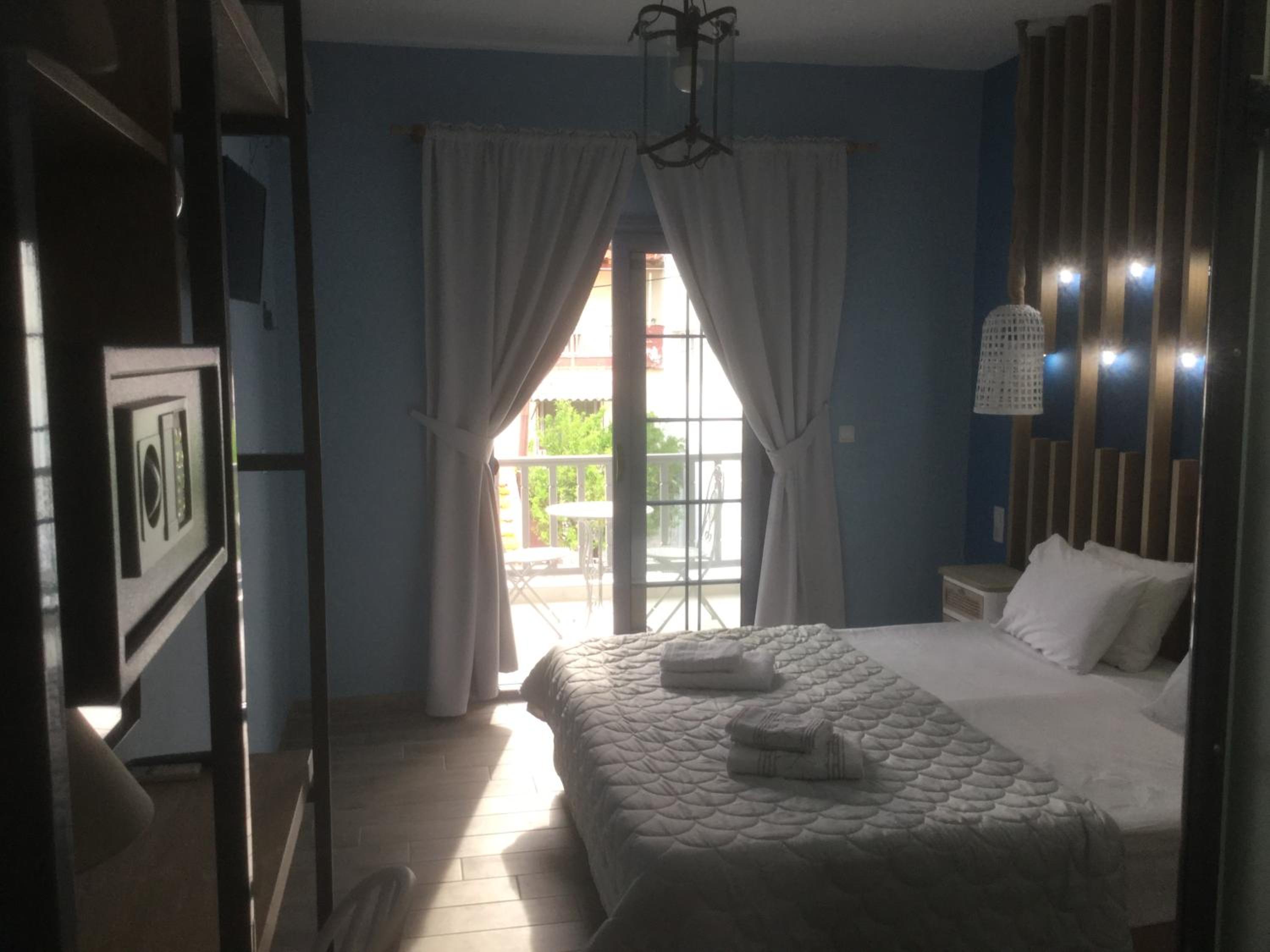 Deluxe Double or Twin Room - Photo 10