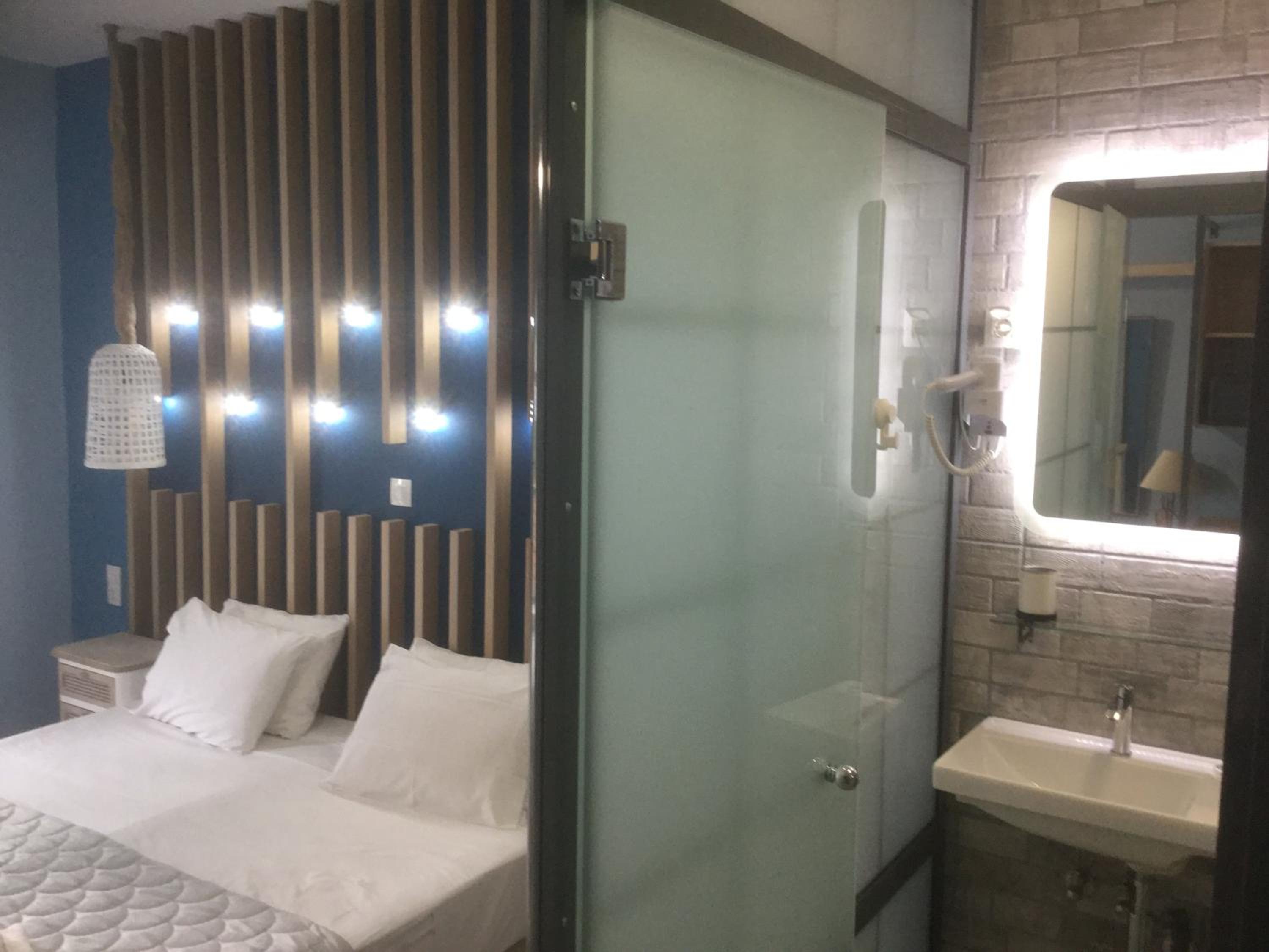 Deluxe Double or Twin Room - Photo 4