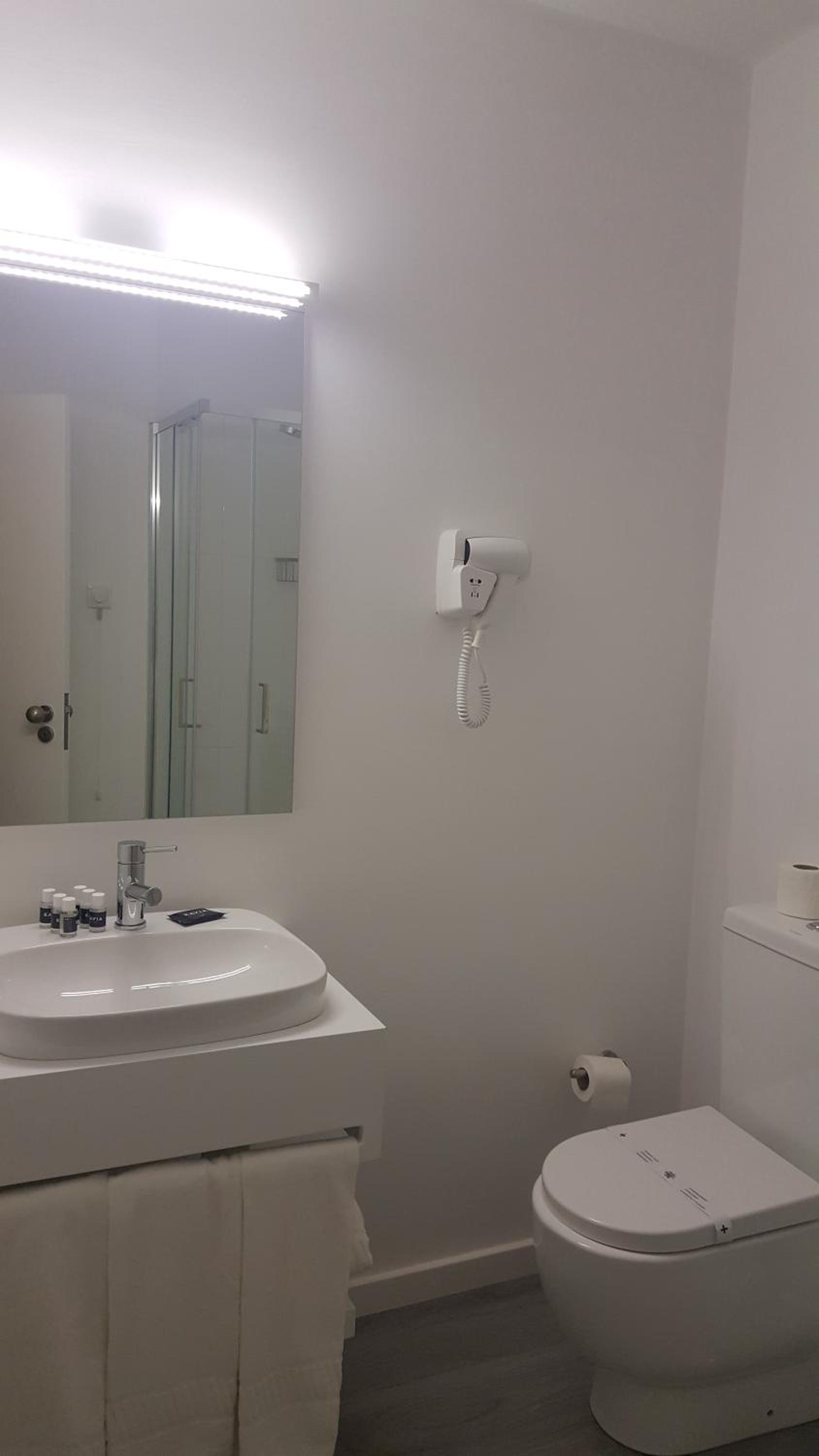 Double Room - Photo 15
