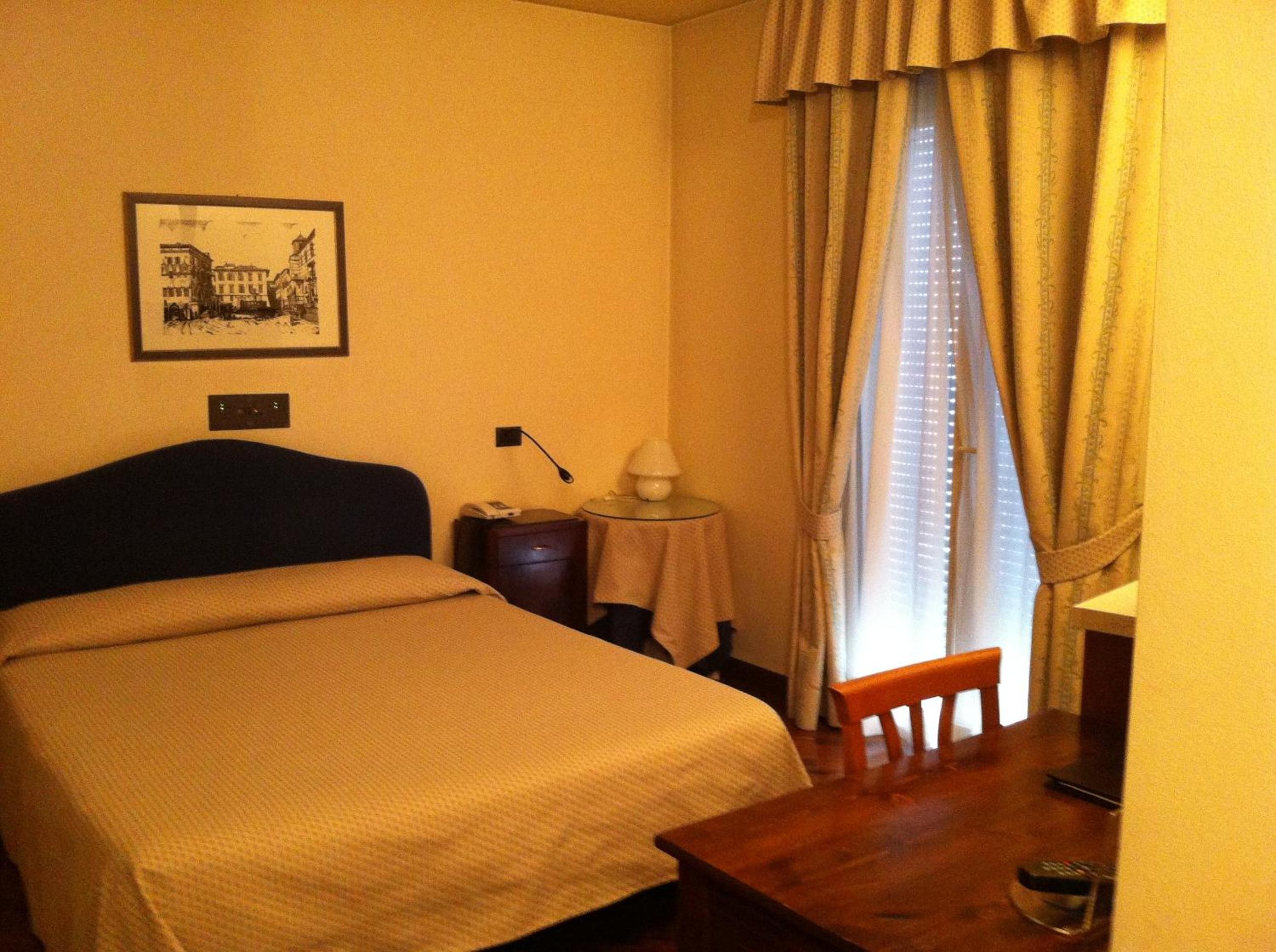Double Room with Balcony - Photo 1