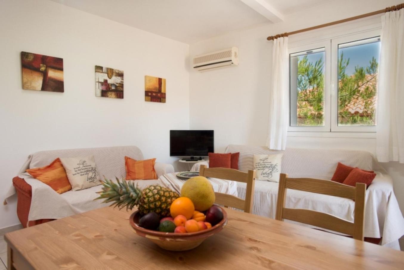 Apartment -First Floor with Shared Swimming Pool photo 3