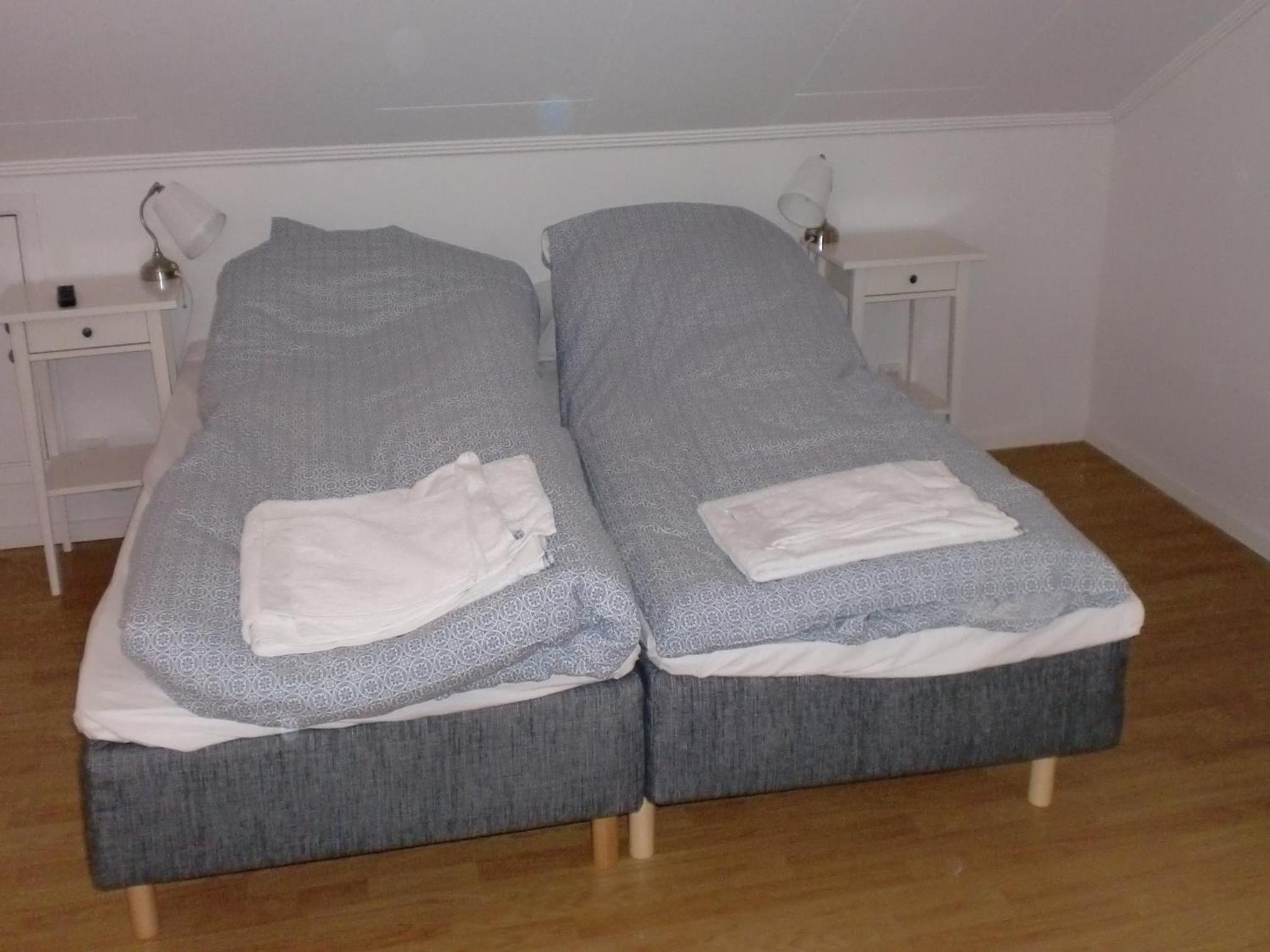 Large Twin Room with Shared Bathroom photo 2