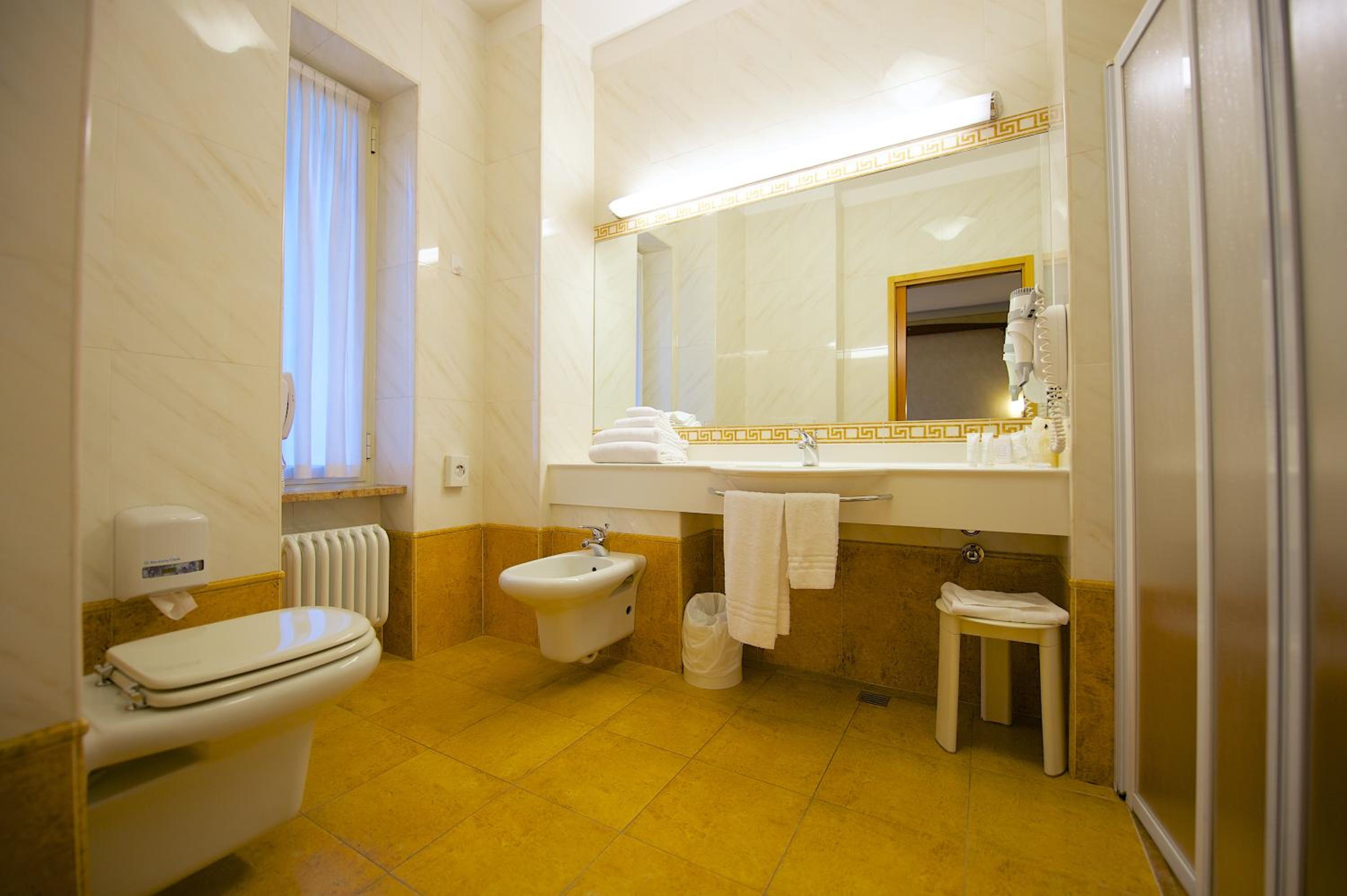 Classic Queen Room - Photo 3