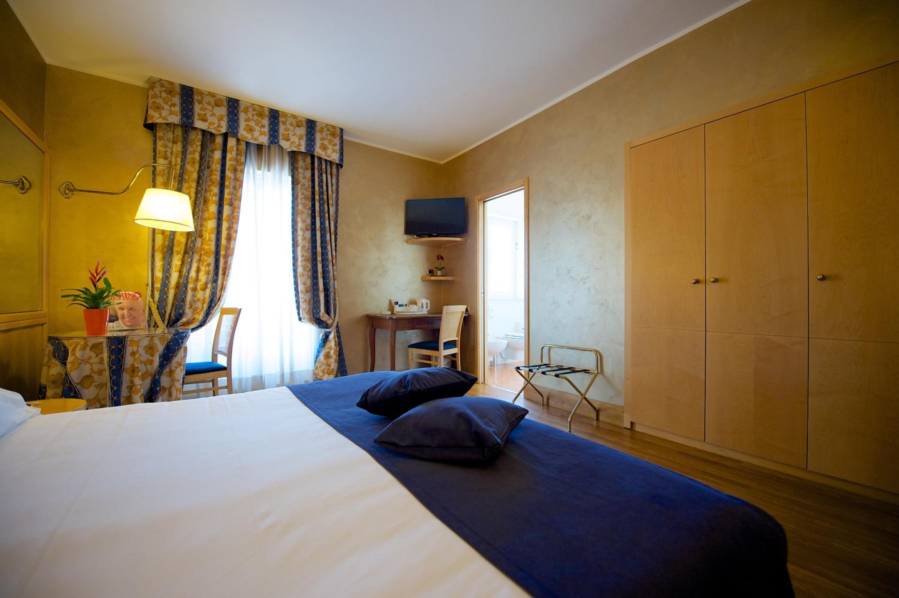 Superior Queen Room with View photo 3