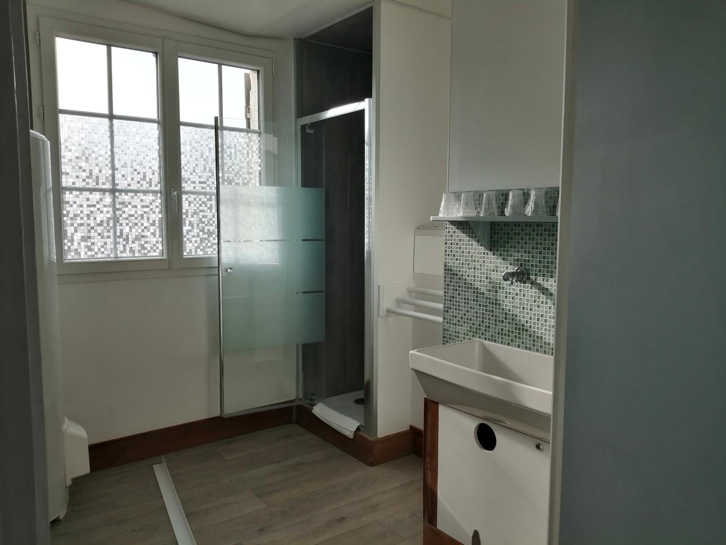 Mixed Dormitory Room photo 3