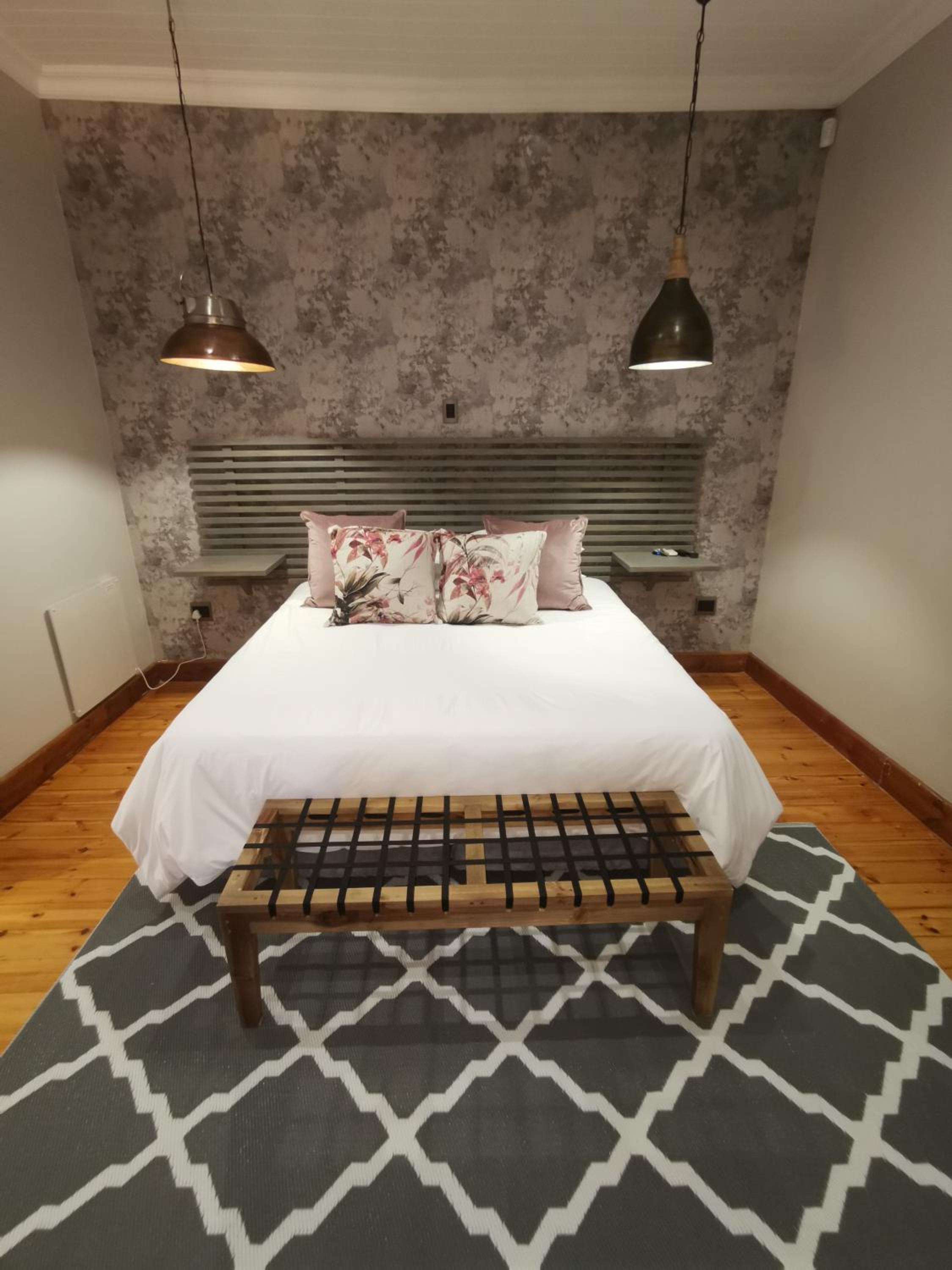 Deluxe King Room photo 2