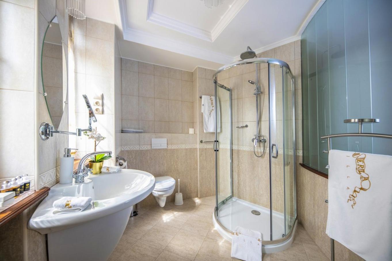 Deluxe Suite photo 2