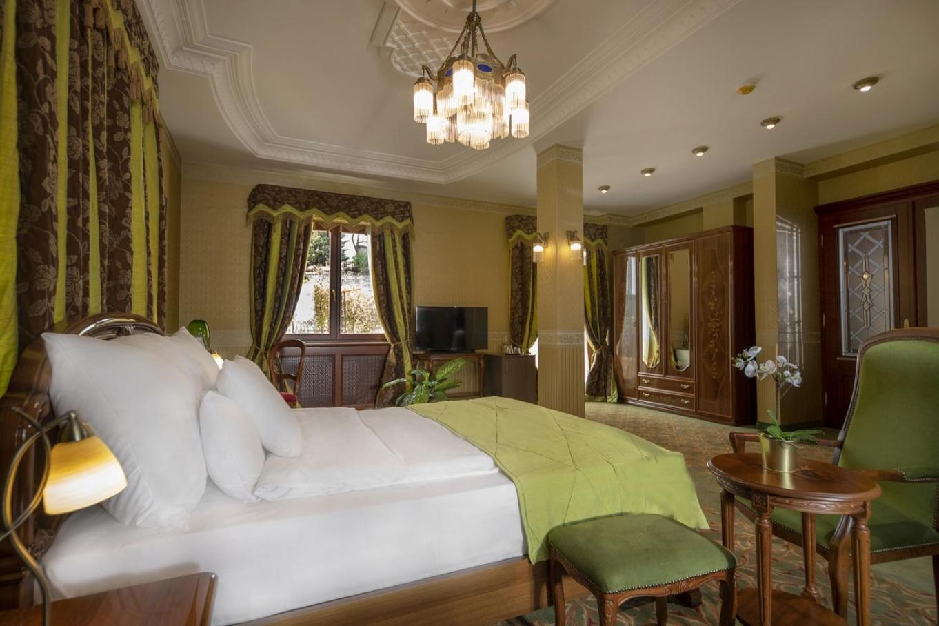 Deluxe Room - Photo 3
