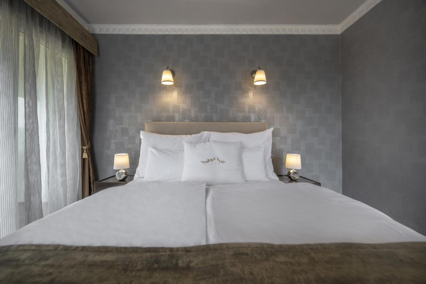 Superior Suite - Photo 1