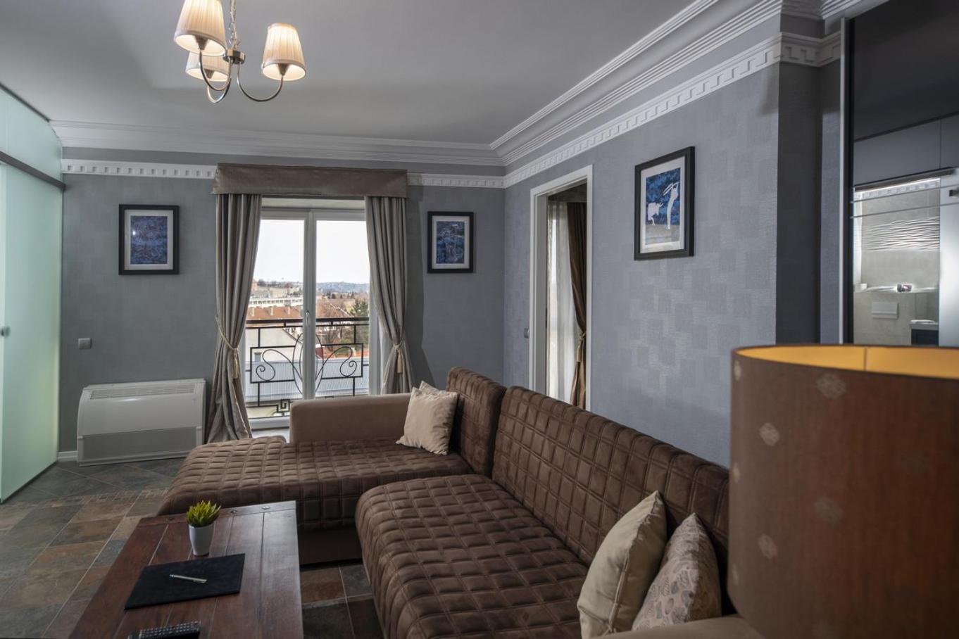 Superior Suite - Photo 3