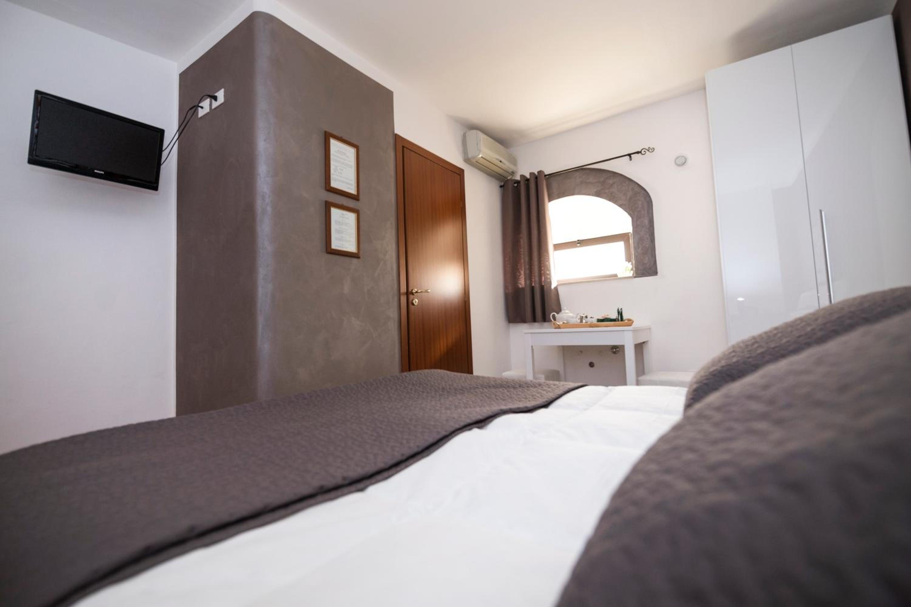 Superior Double Room - Photo 5