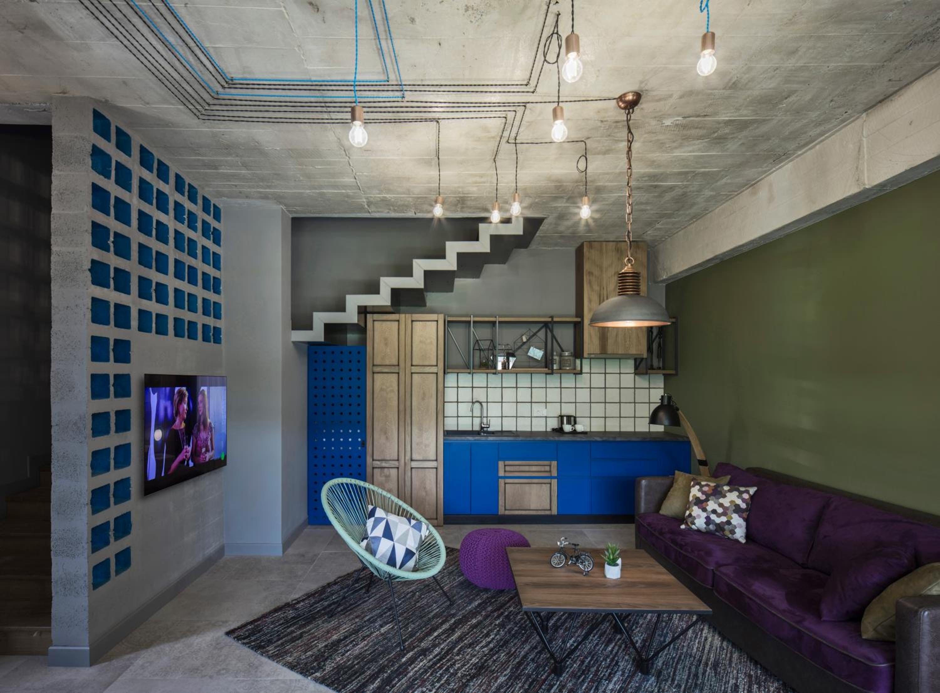 Family Room with Balcony photo 1