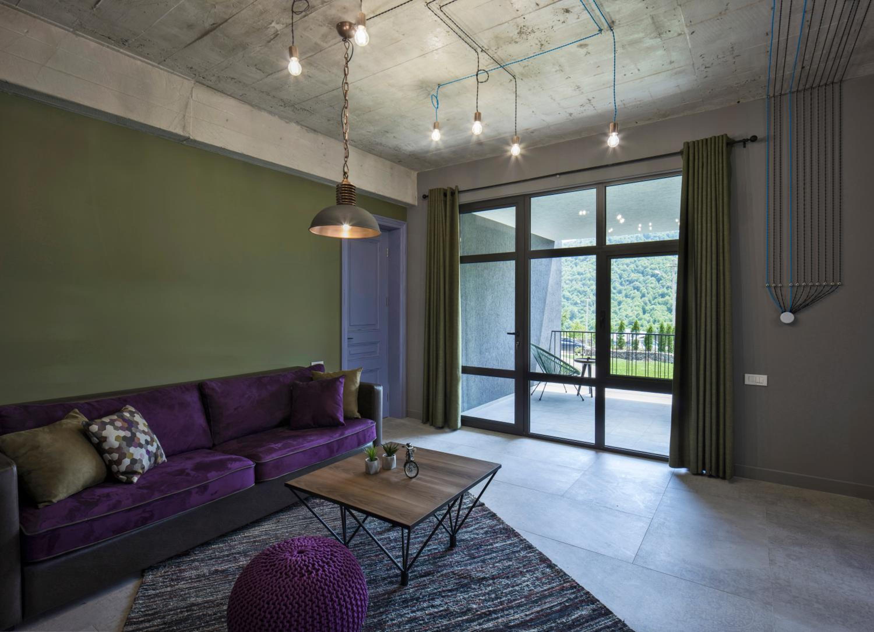 Family Room with Balcony photo 3