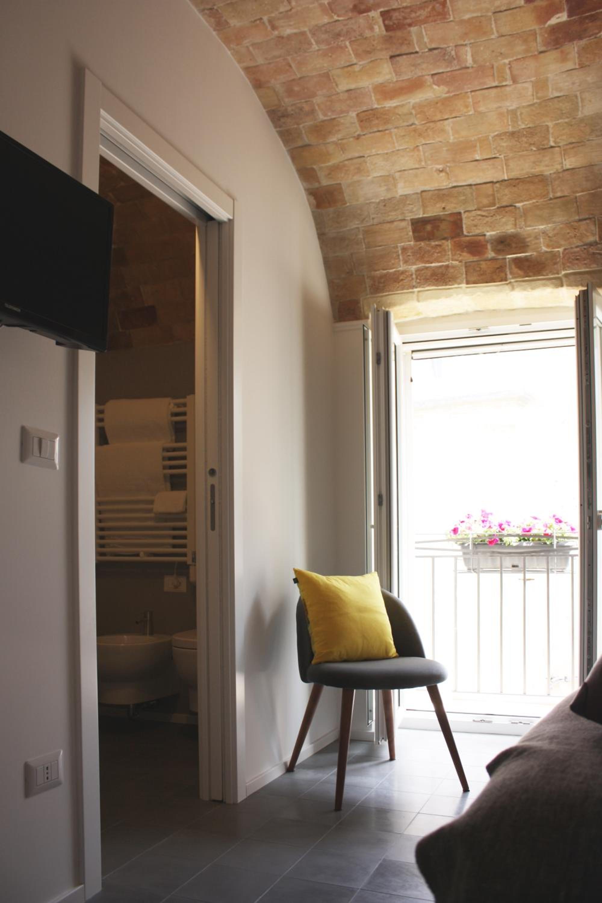 Double Room - Photo 19
