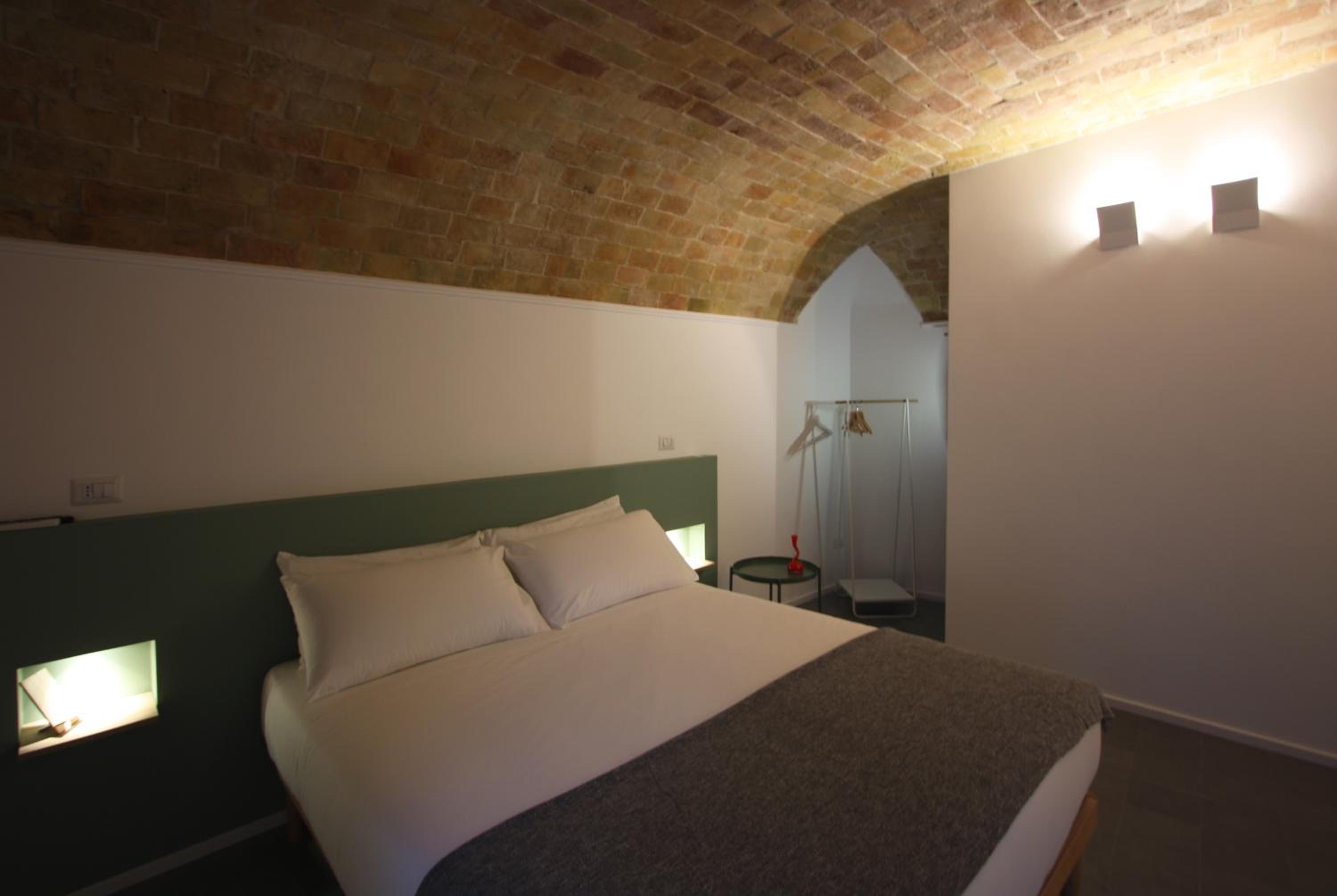 Double Room - Photo 6