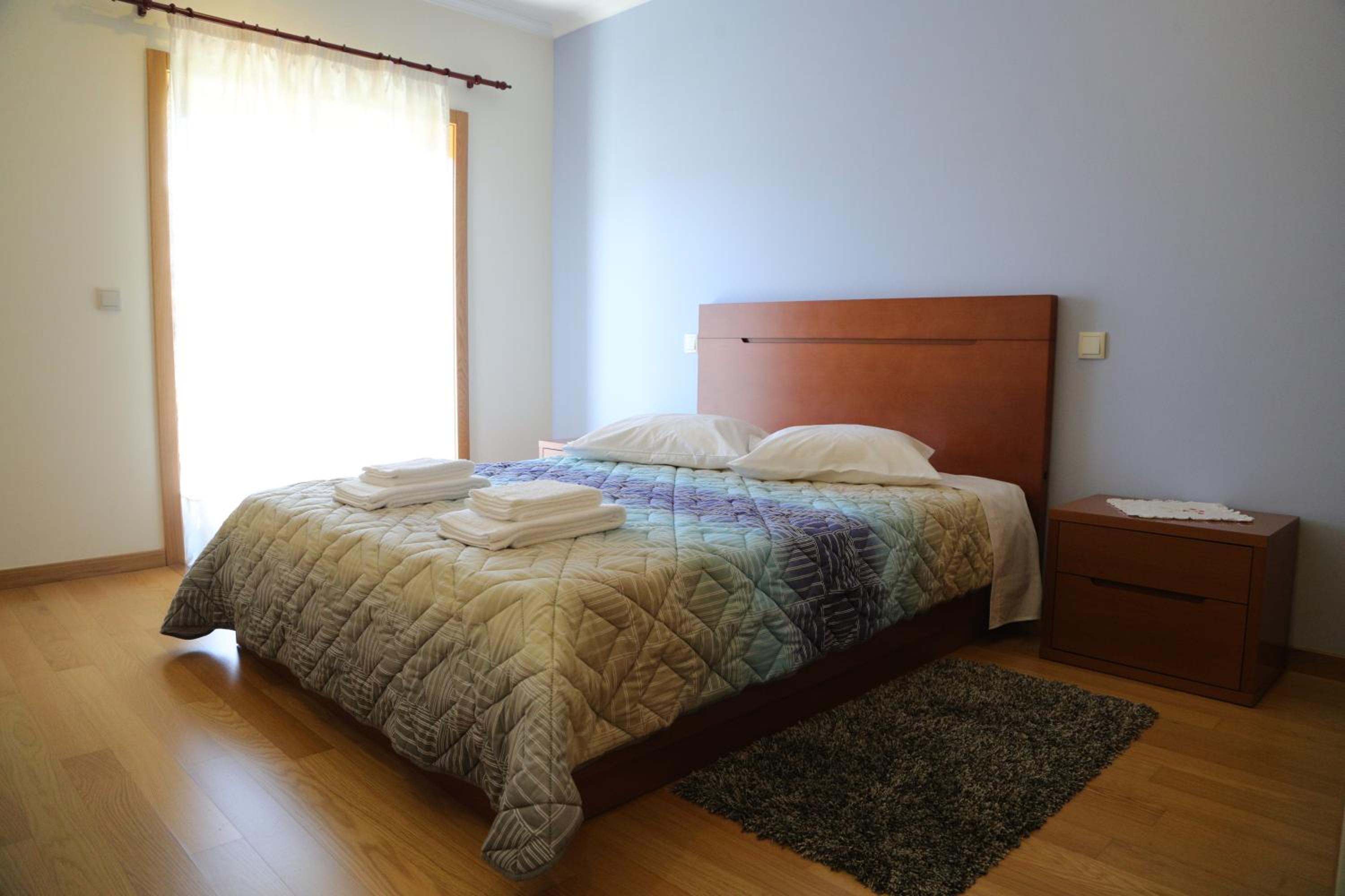 Double Room with Balcony - Photo 3