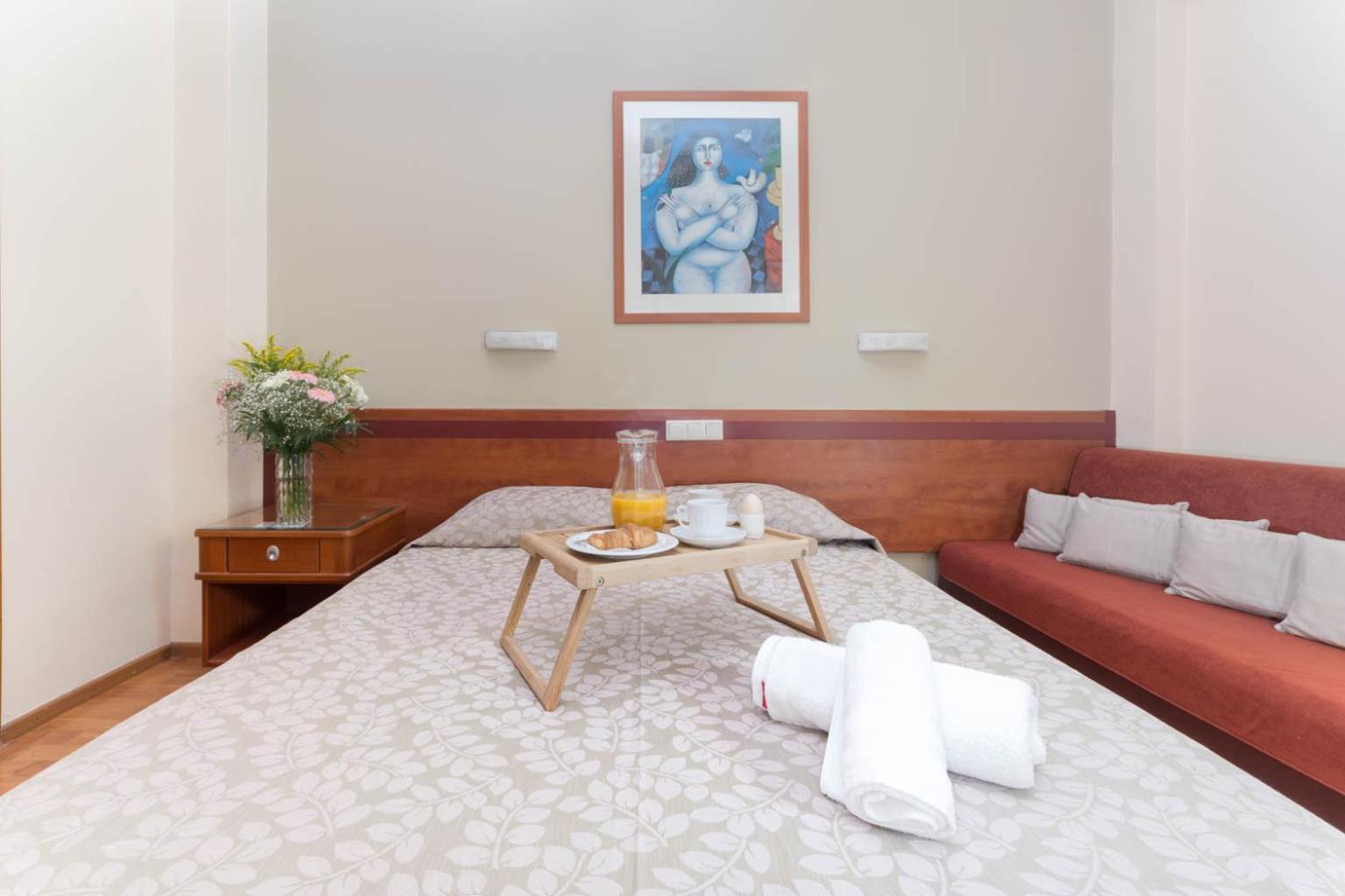 Standard Double or Twin Room with Balcony - Photo 3
