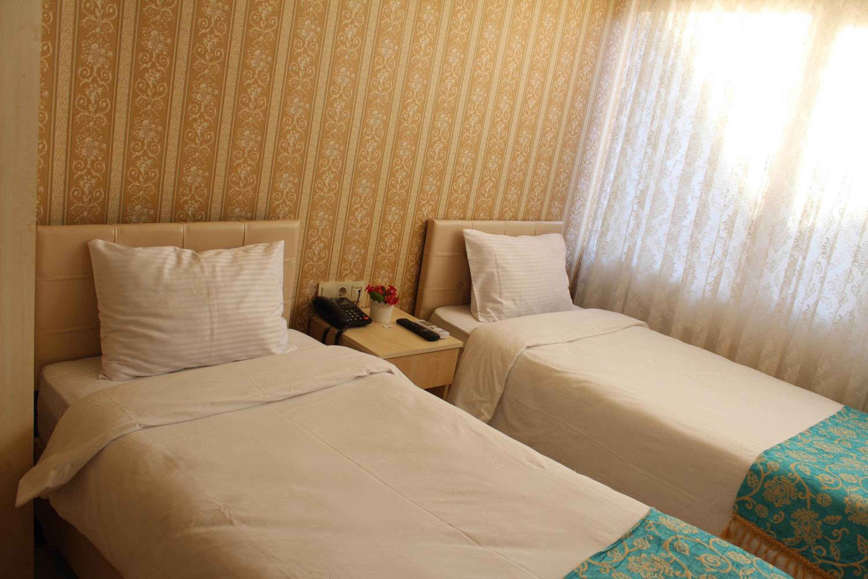 Standard Double or Twin Room photo 2