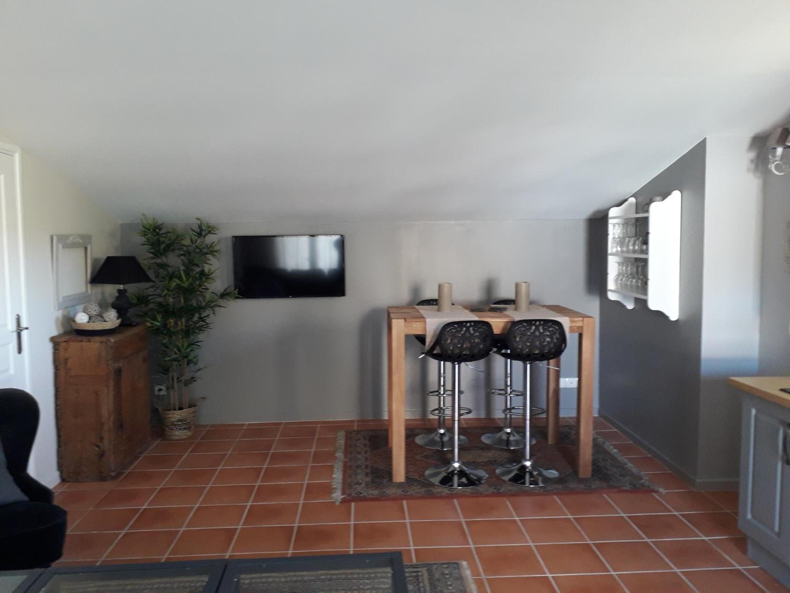 Apartment with Garden View - Photo 3
