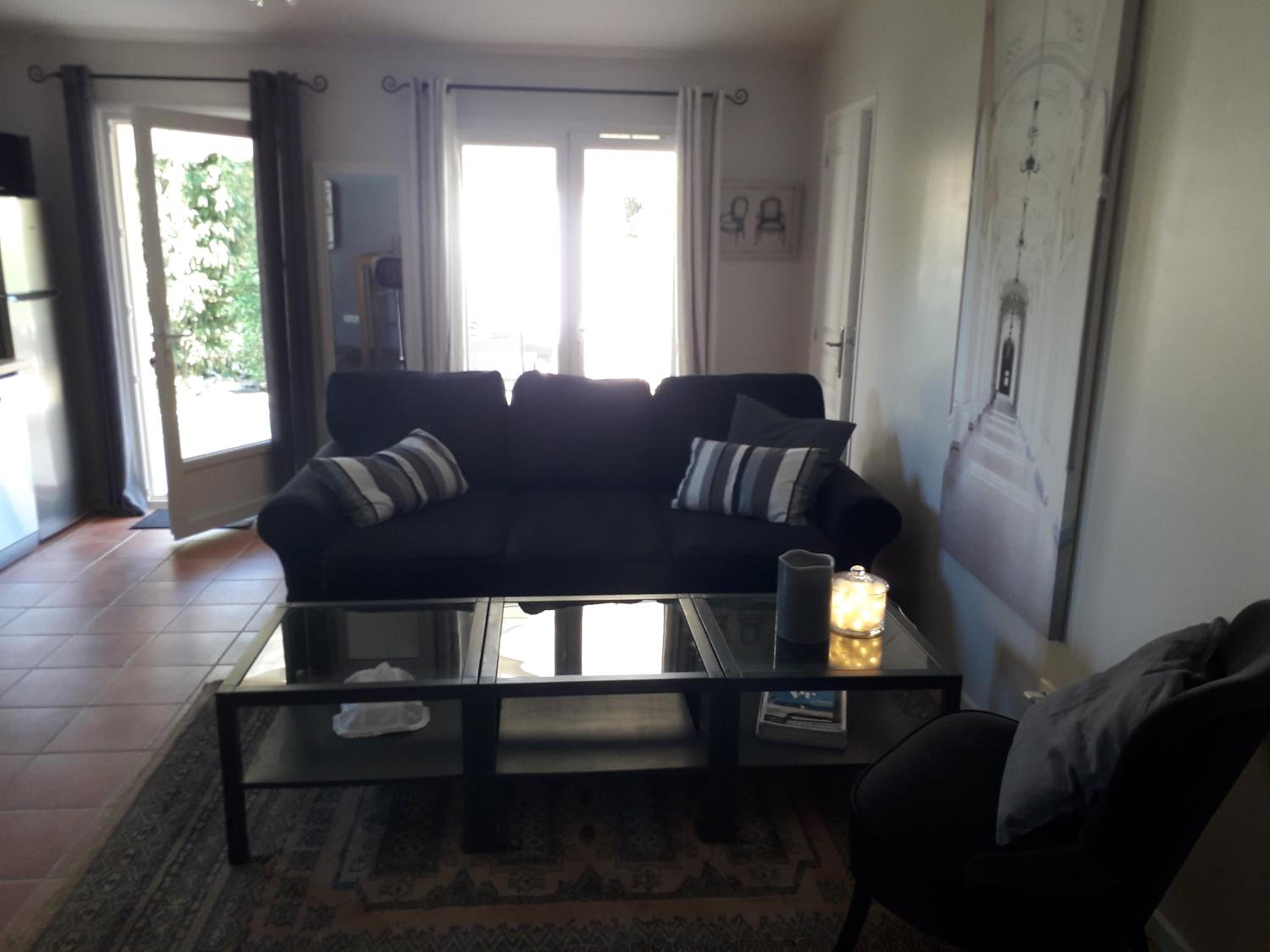 Apartment with Garden View - Photo 4