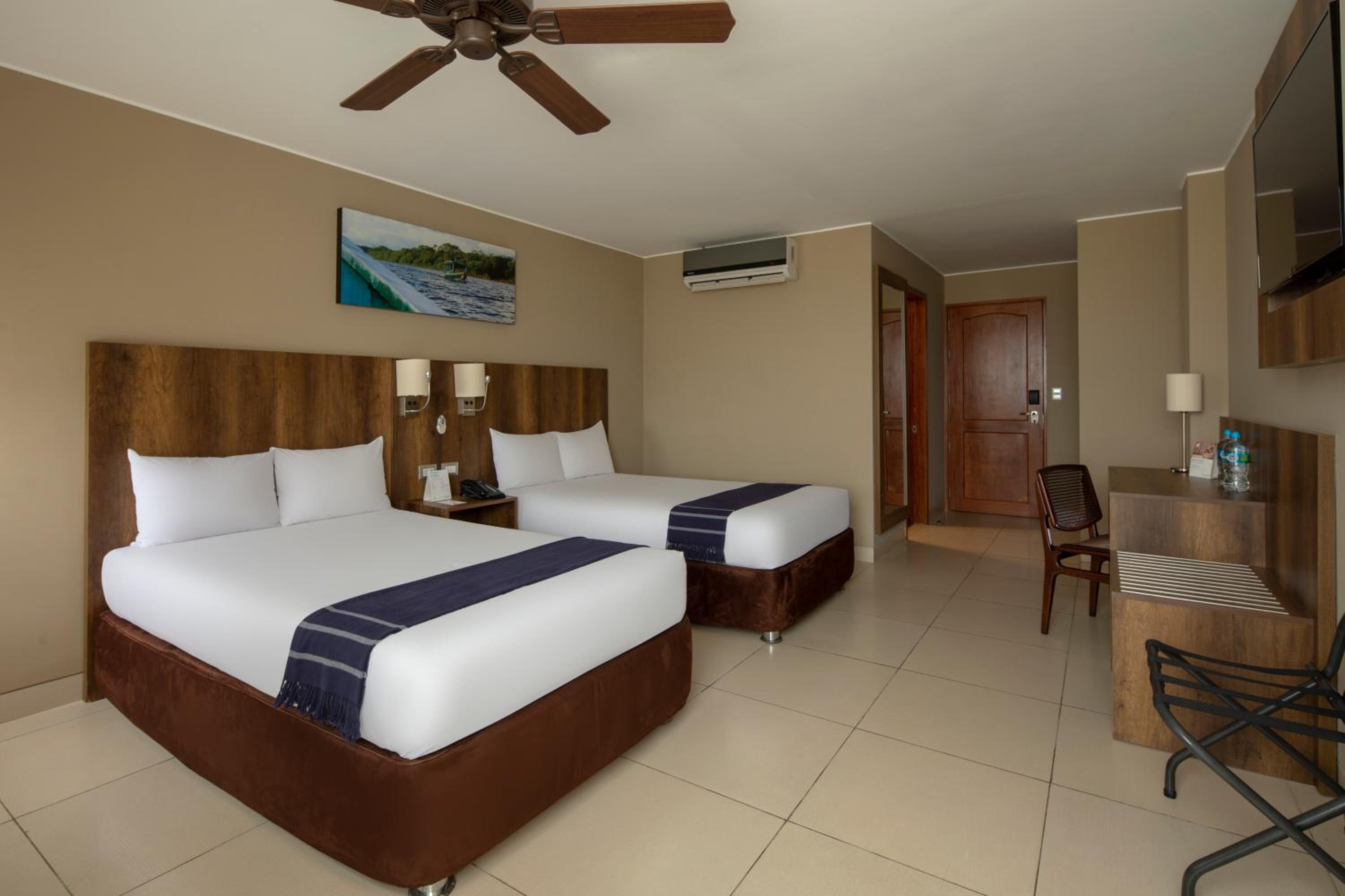 Superior Double Room with Two Double Beds photo 1