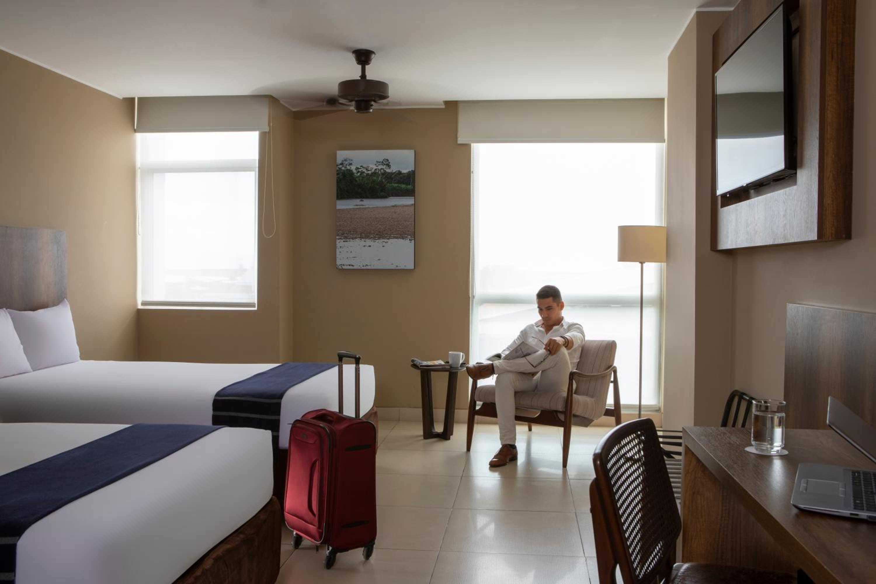 Superior Double Room with Two Double Beds photo 2
