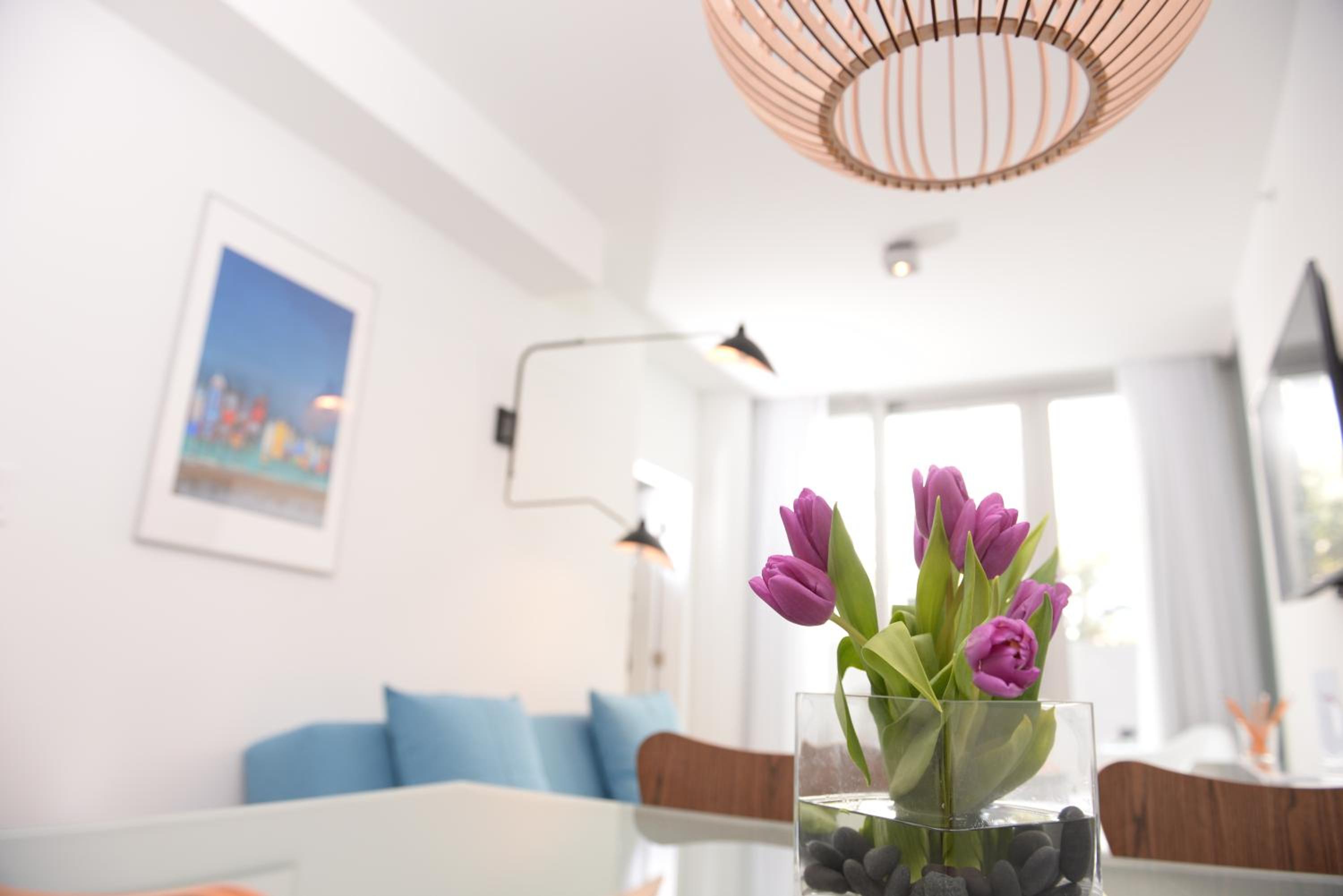 Oceanside One-Bedroom Suite with Kitchenette and Balcony