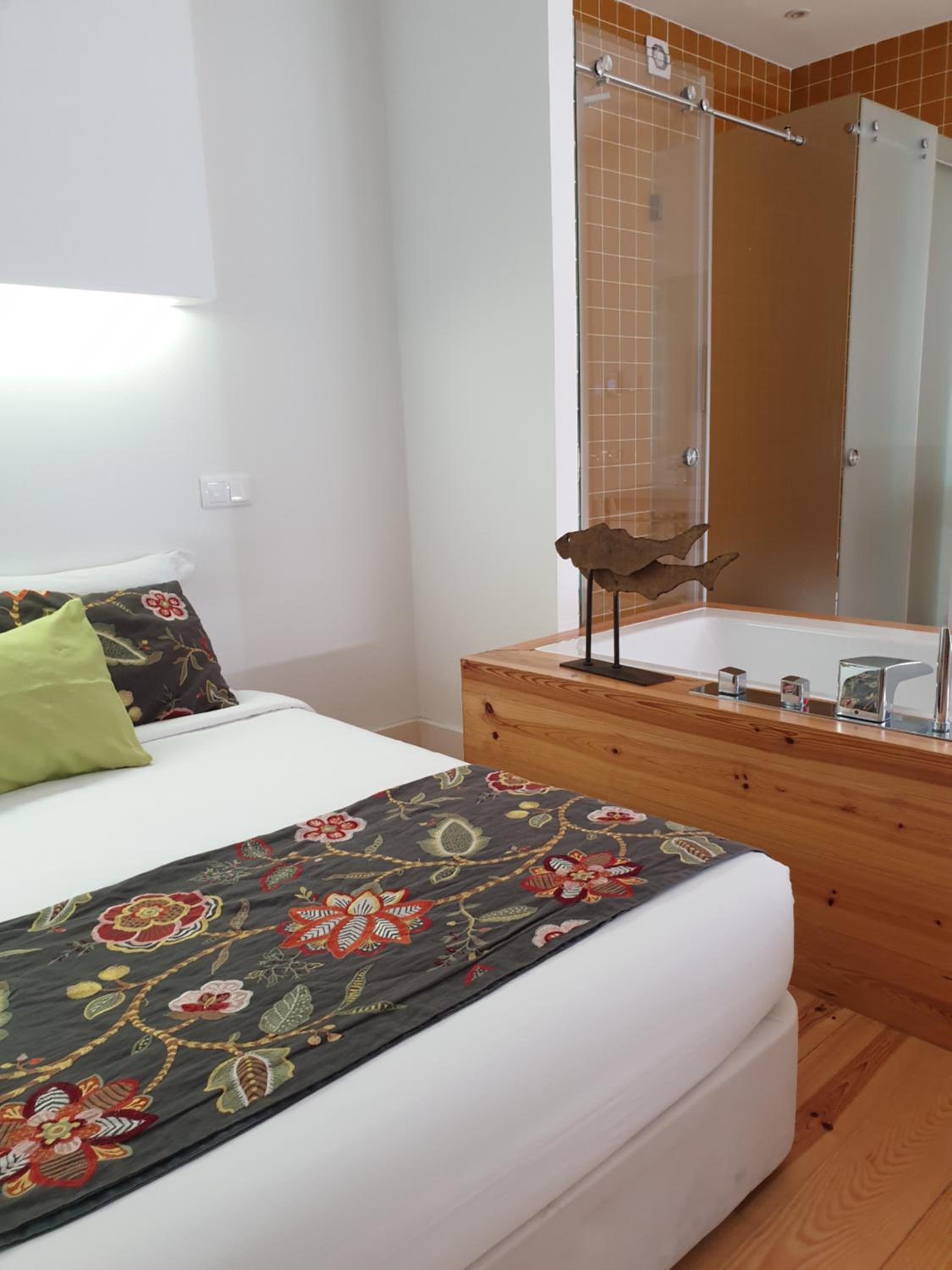Suite with Hot Tub
