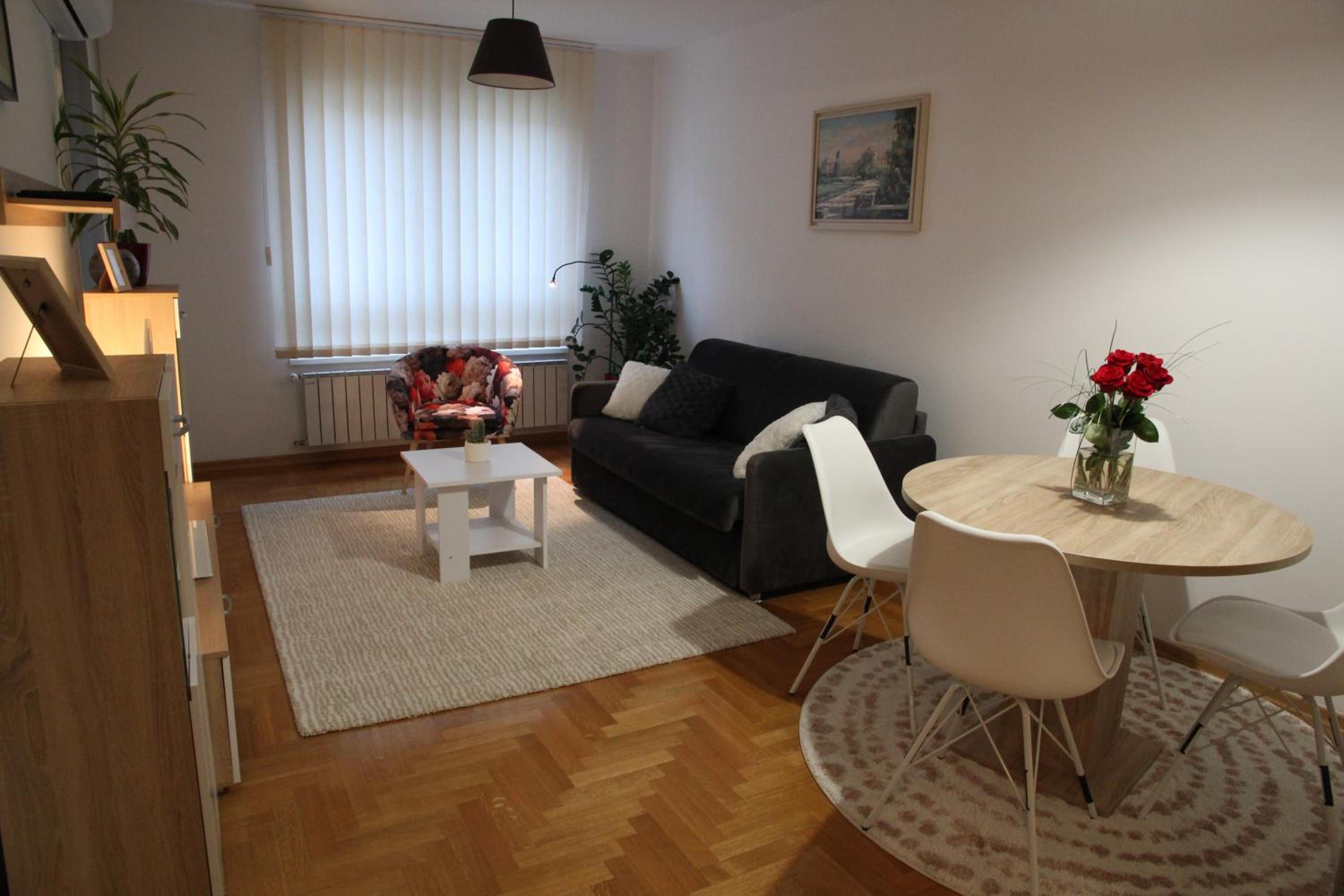 One-Bedroom Apartment - Photo 41