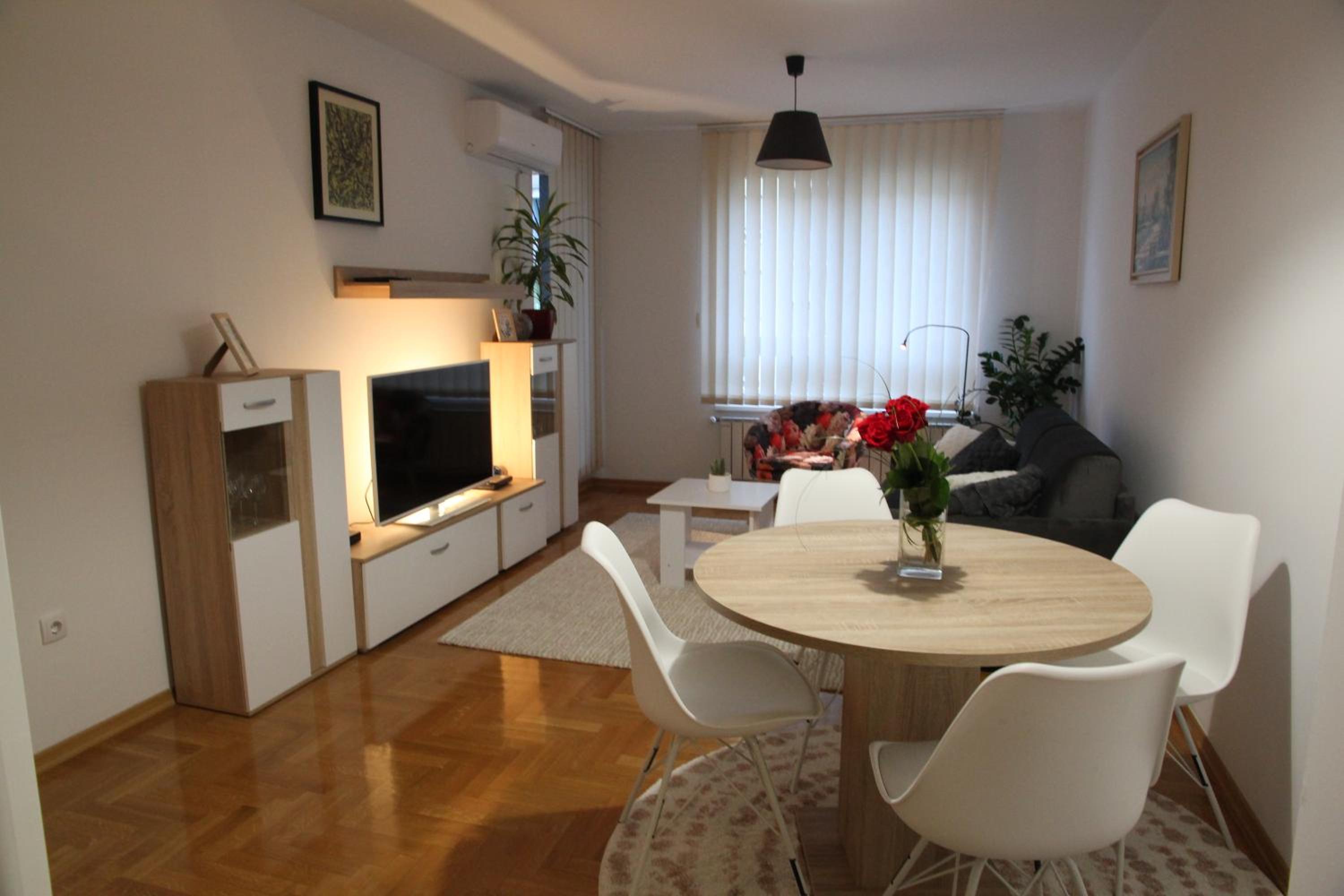One-Bedroom Apartment - Photo 39