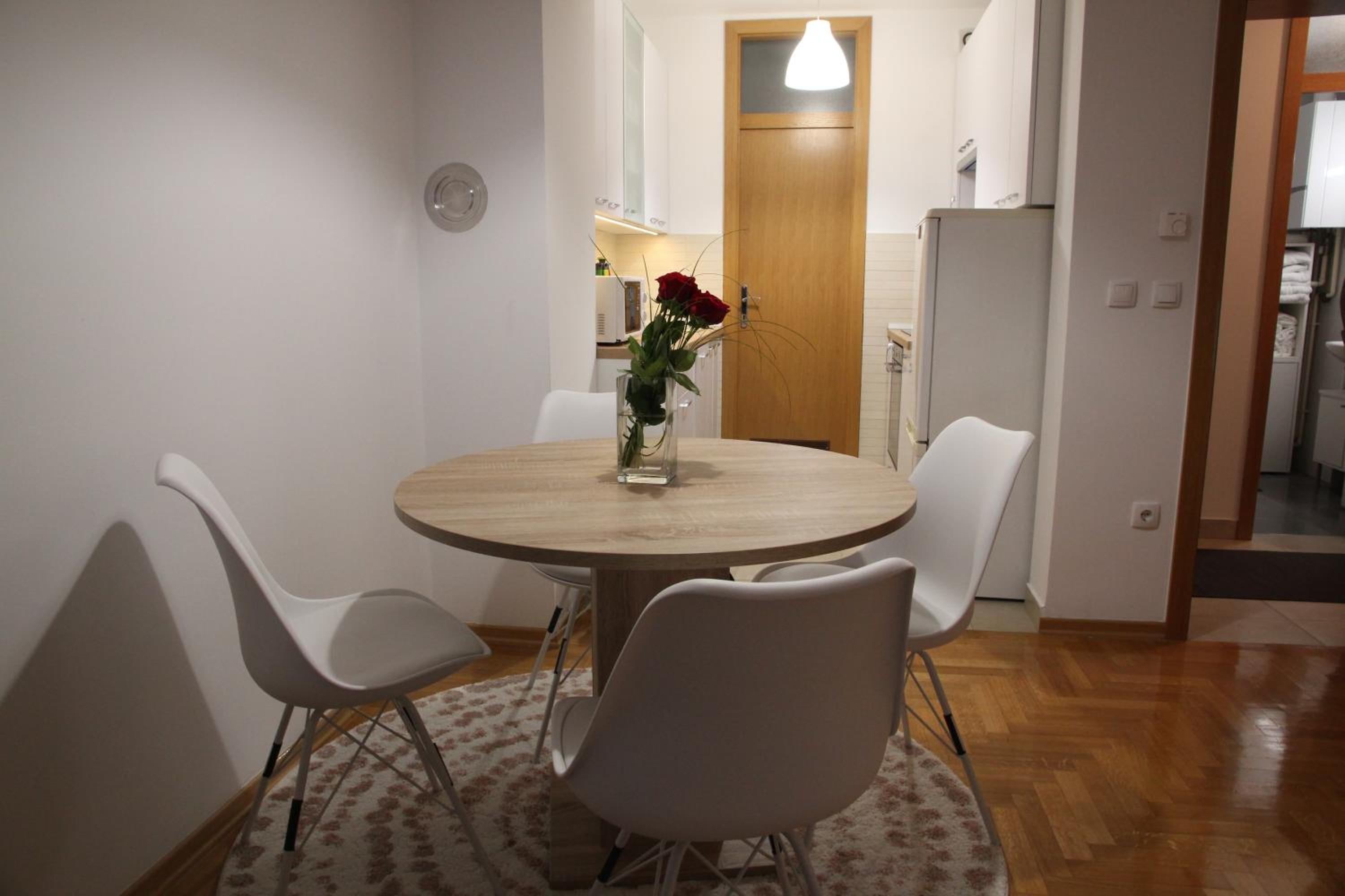 One-Bedroom Apartment - Photo 38