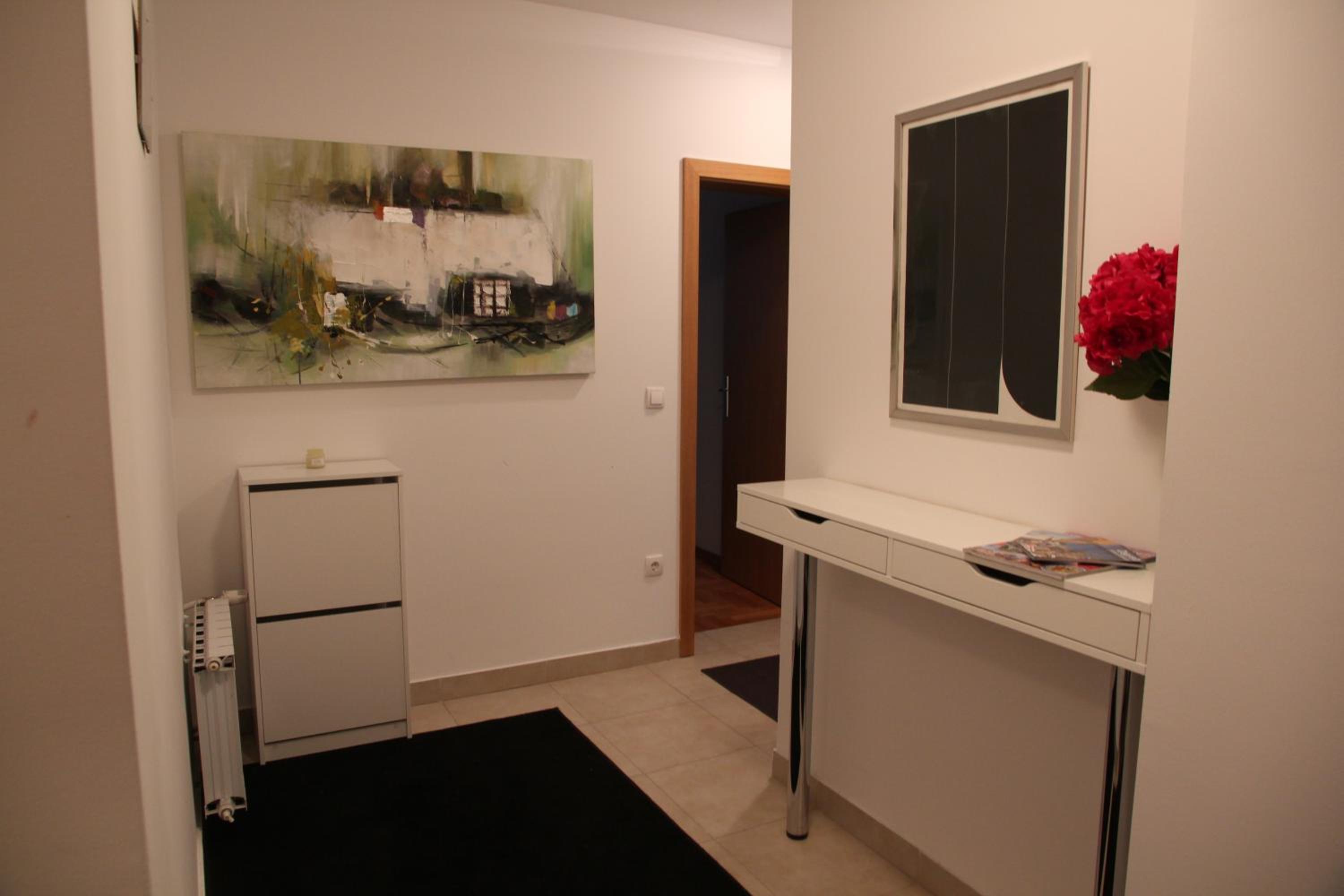 One-Bedroom Apartment - Photo 33