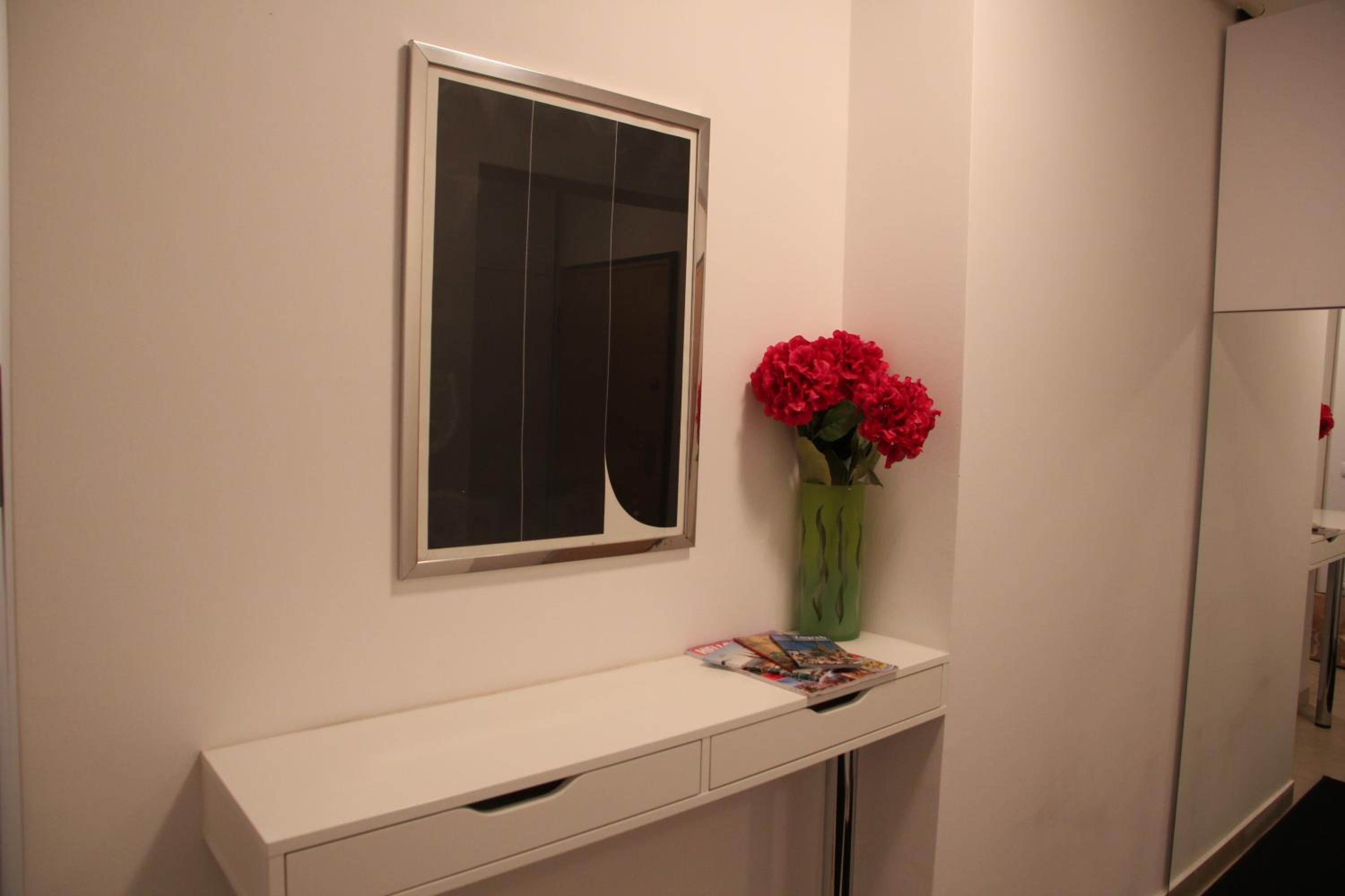 One-Bedroom Apartment - Photo 31