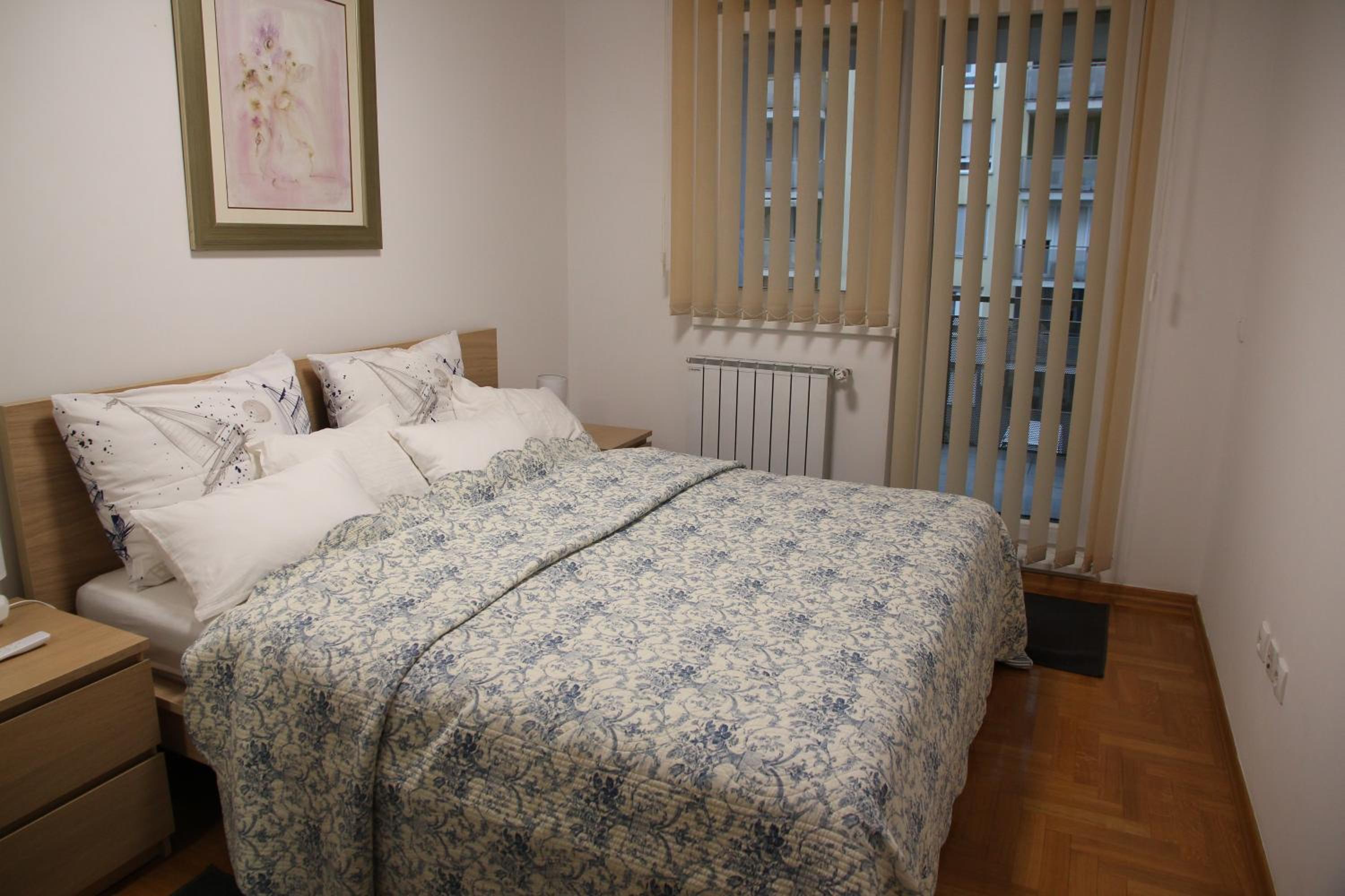 One-Bedroom Apartment - Photo 30