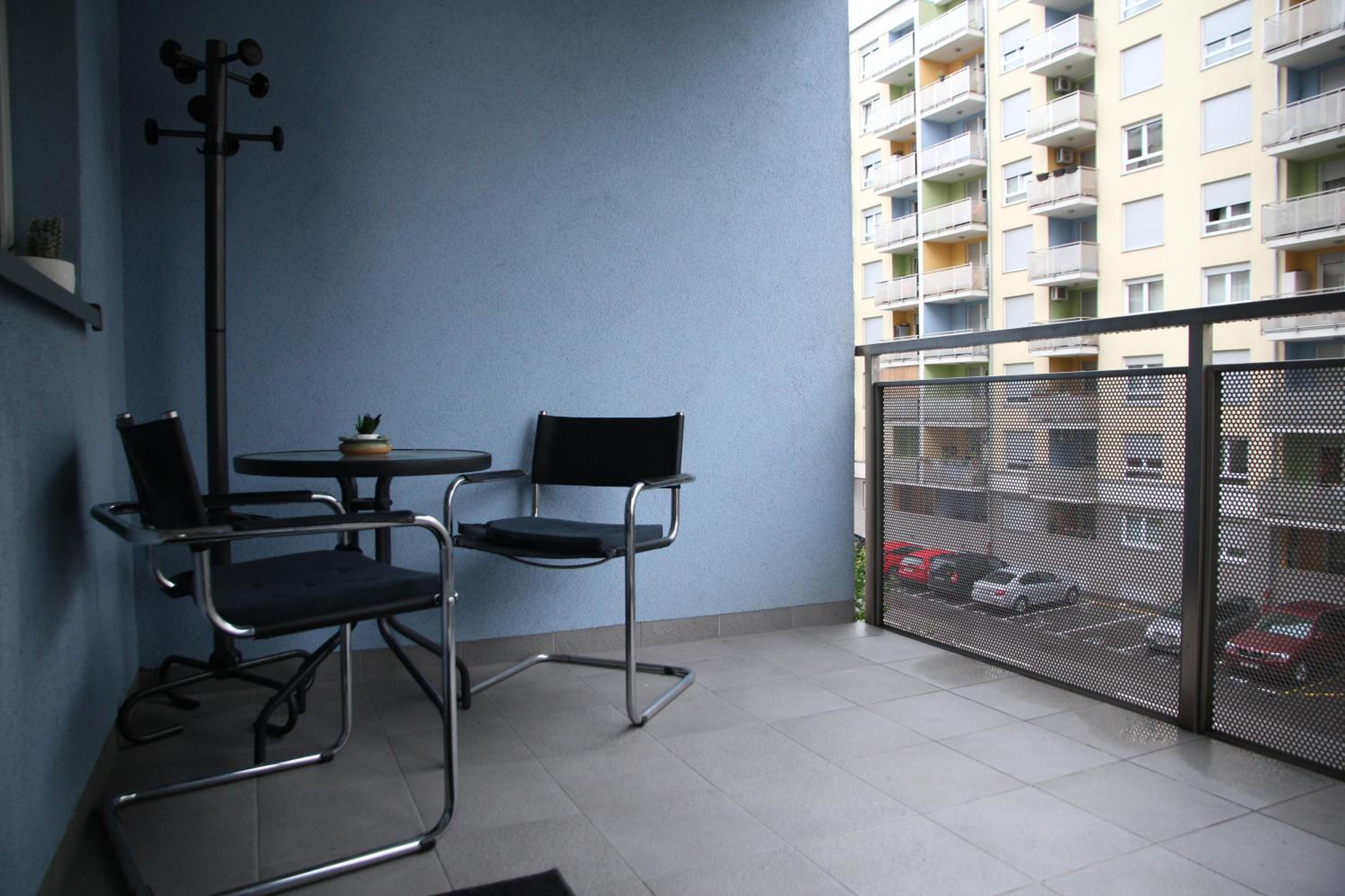 One-Bedroom Apartment - Photo 16
