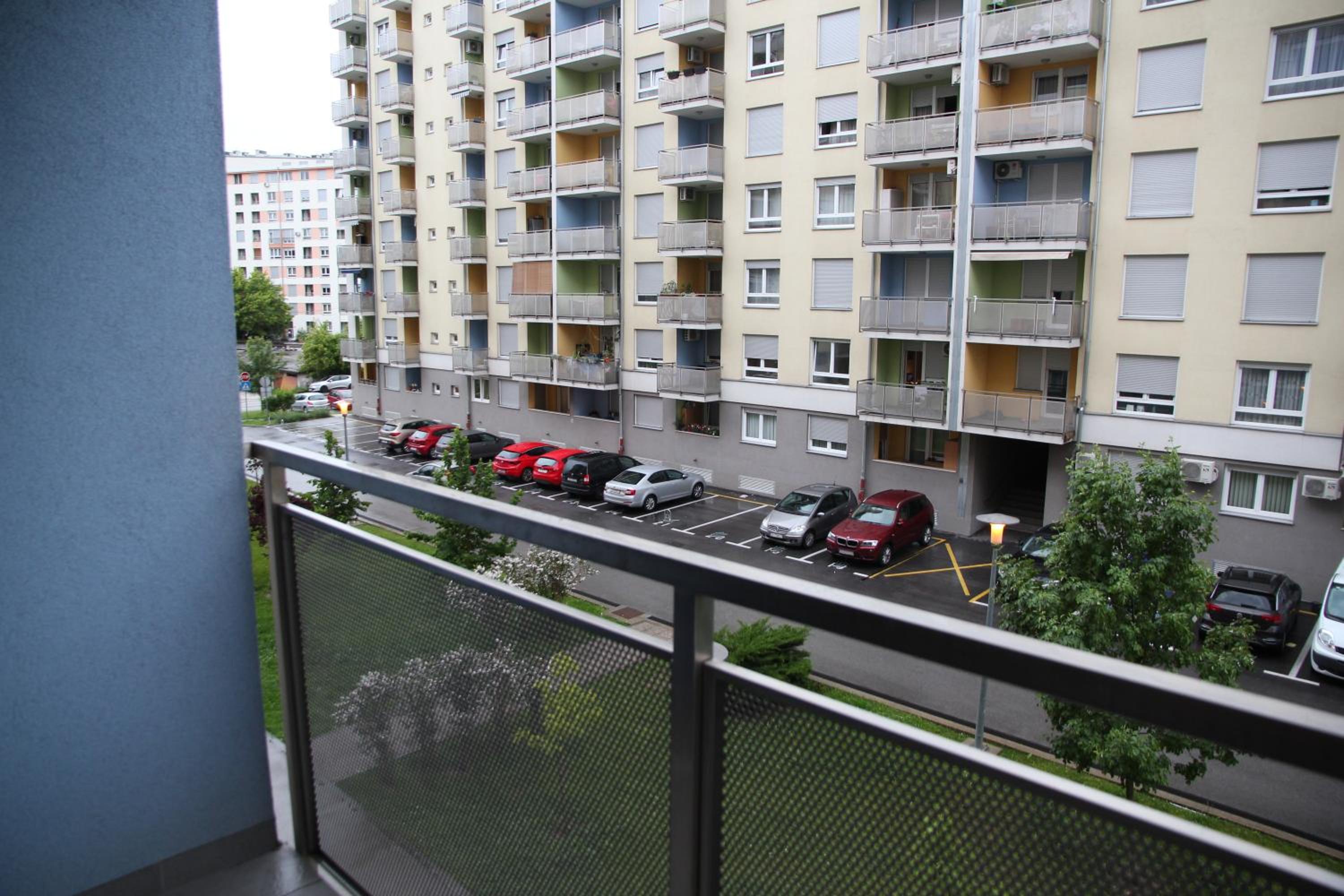One-Bedroom Apartment - Photo 14