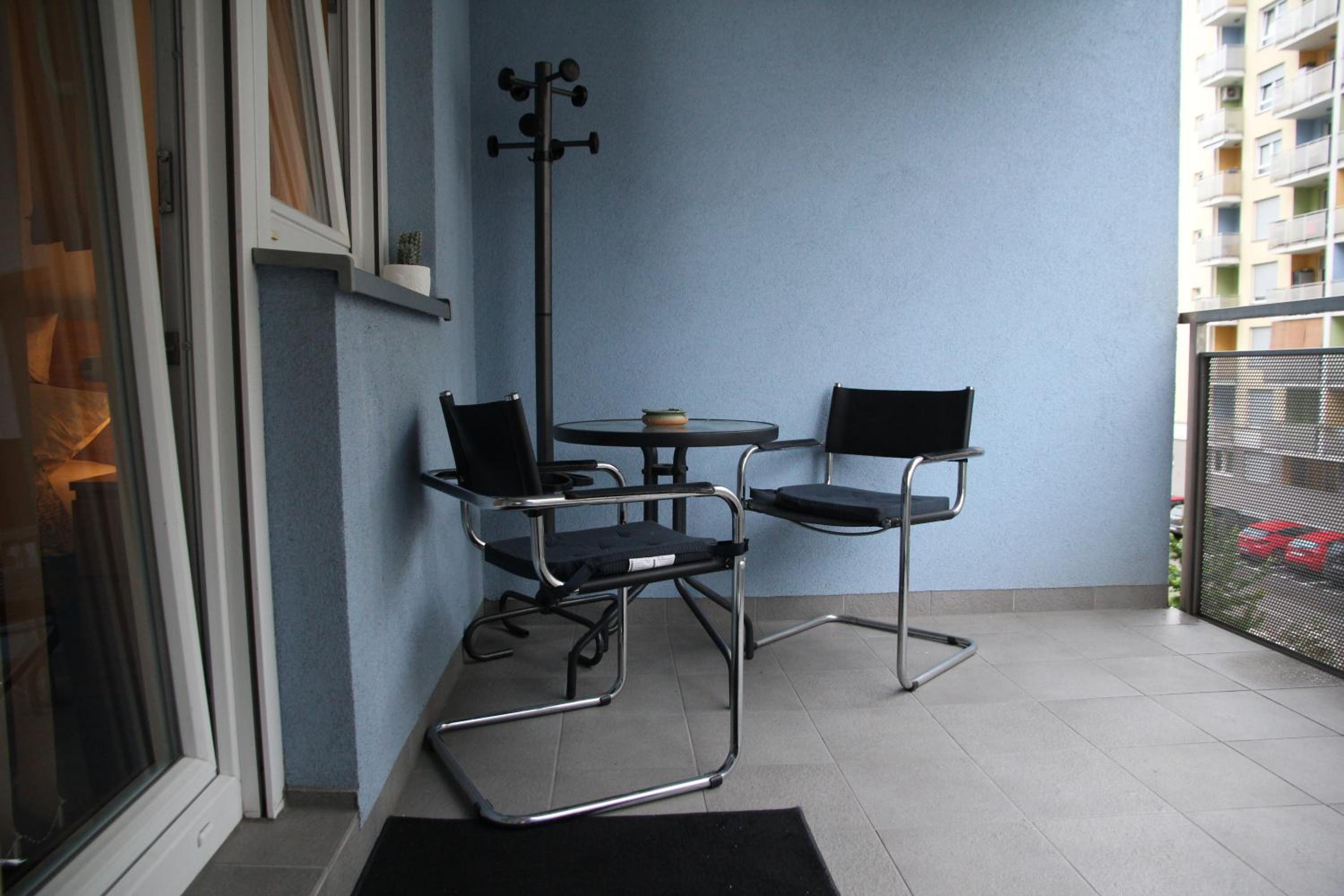One-Bedroom Apartment - Photo 13