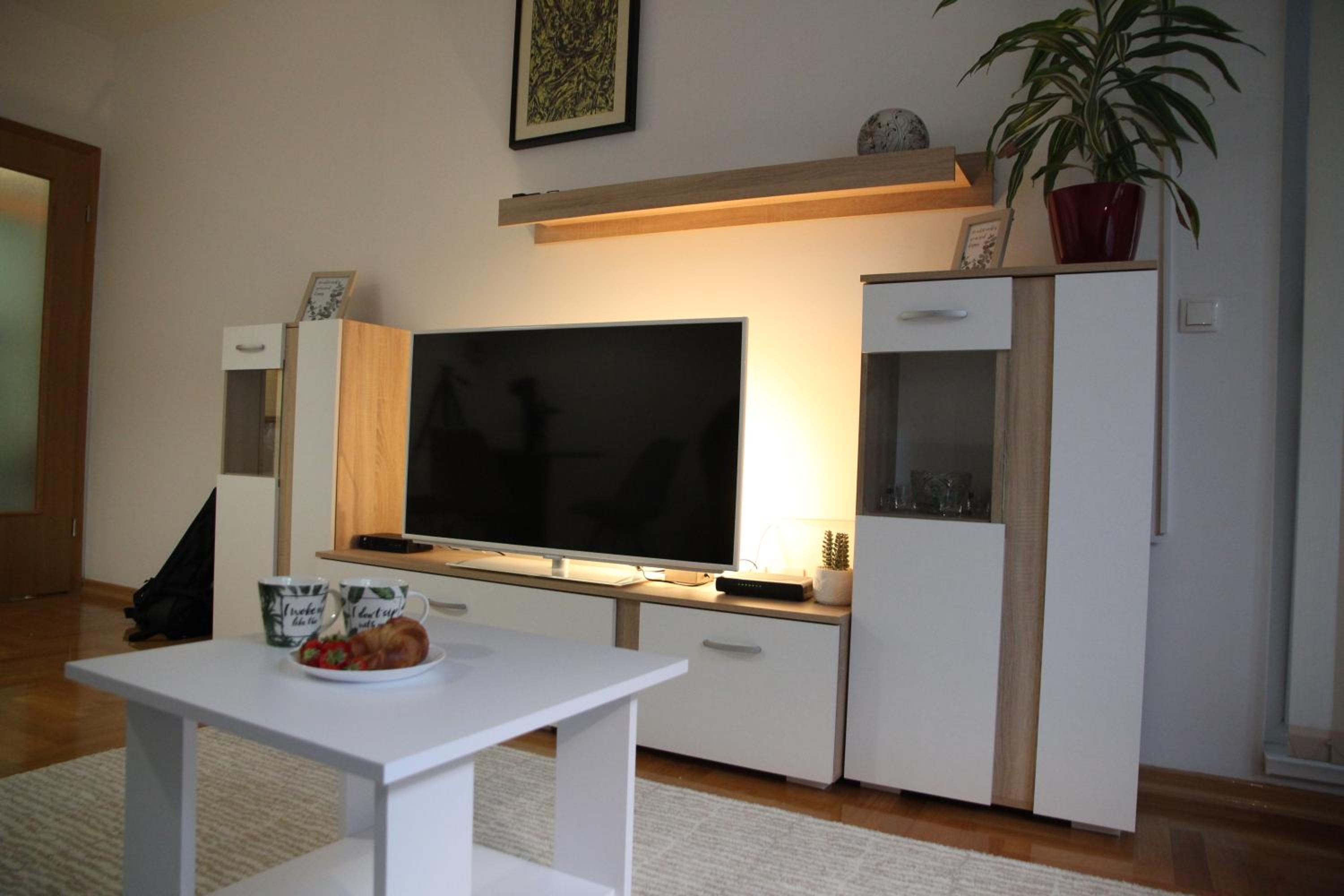 One-Bedroom Apartment - Photo 7