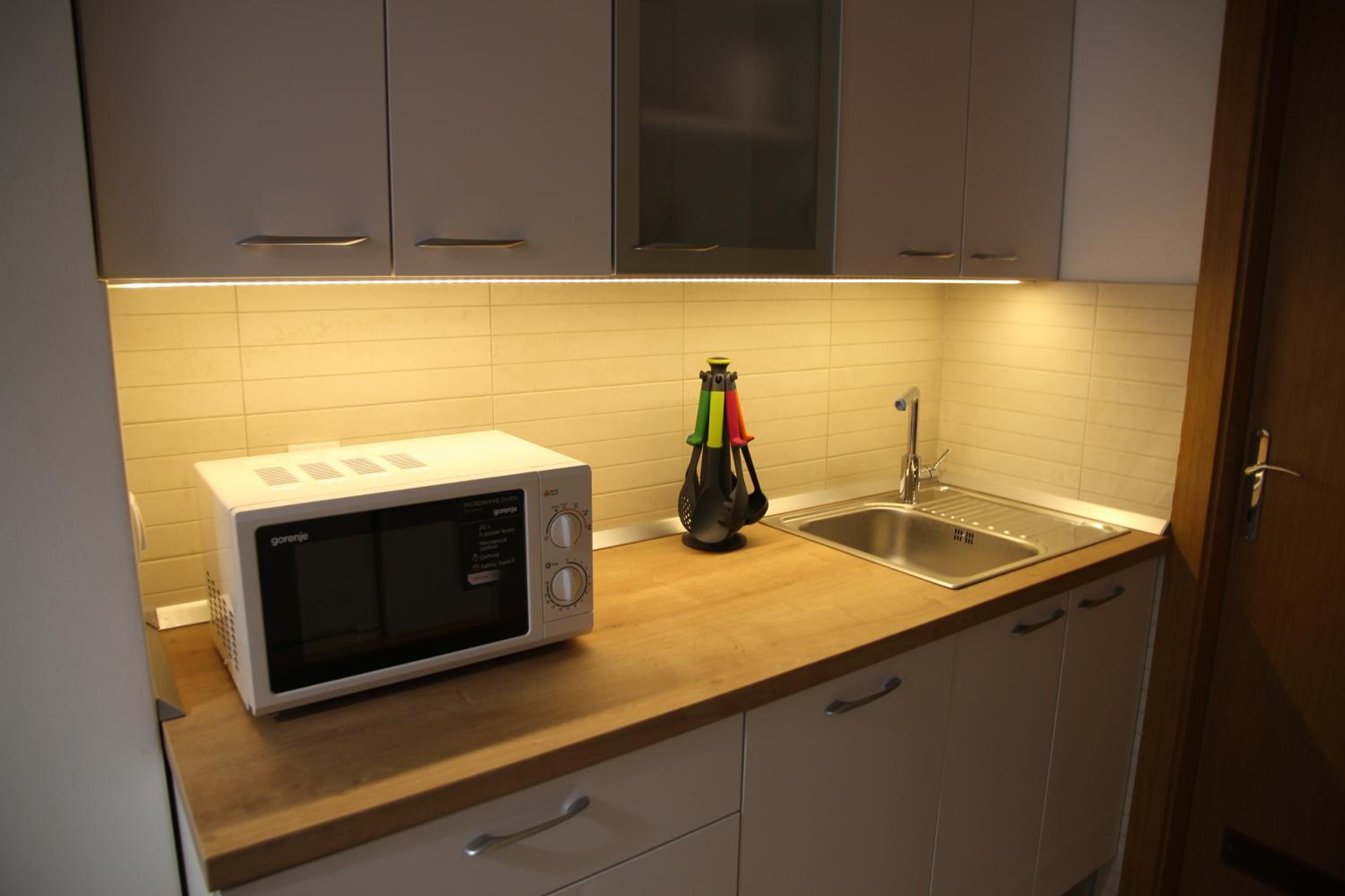 One-Bedroom Apartment - Photo 6