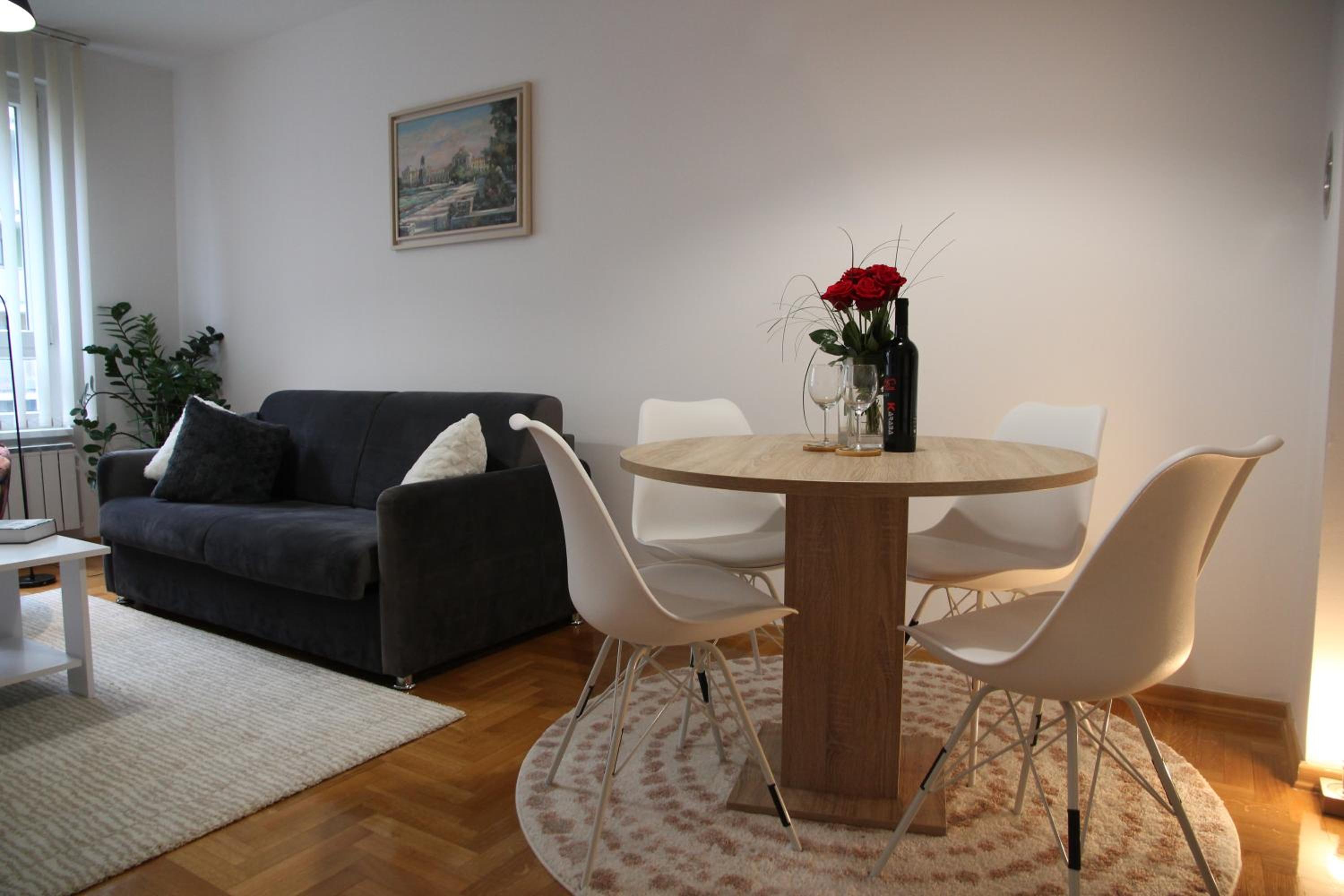 One-Bedroom Apartment - Photo 54