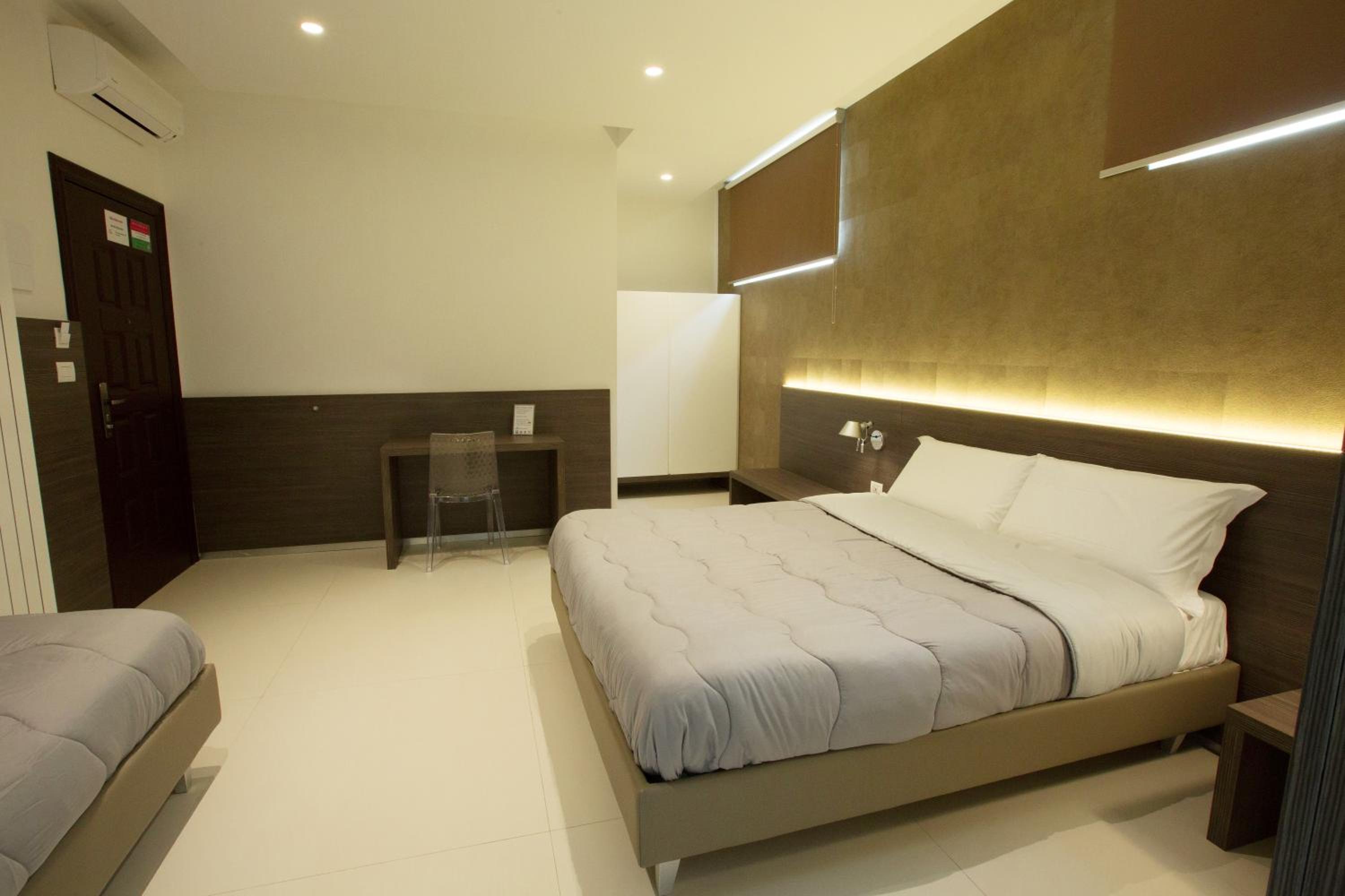Classic Triple Room photo 3